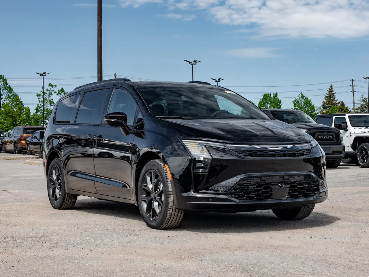 Chrysler Pacifica снимка Chrysler Pacifica