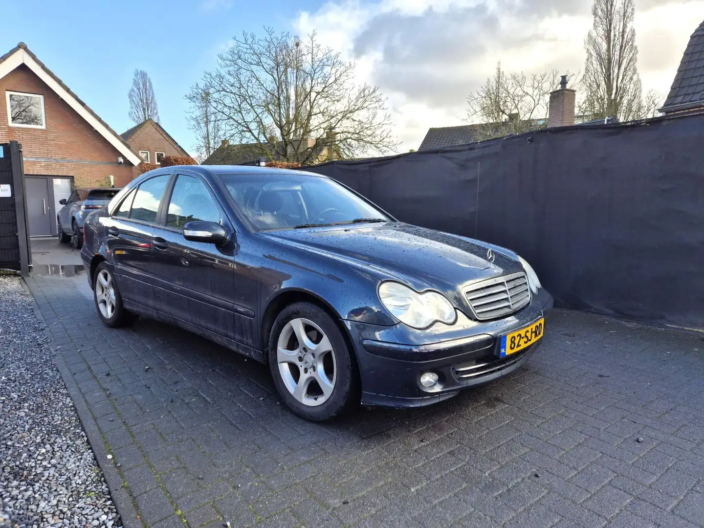 Mercedes-Benz C 180 K. Classic 6 Vers. 177807 Km !!! Schwarz - 2