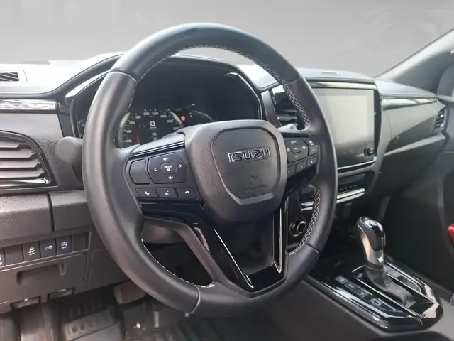 Isuzu D-Max view 8