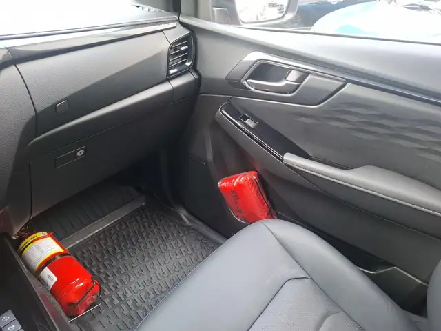 Isuzu D-Max view 9