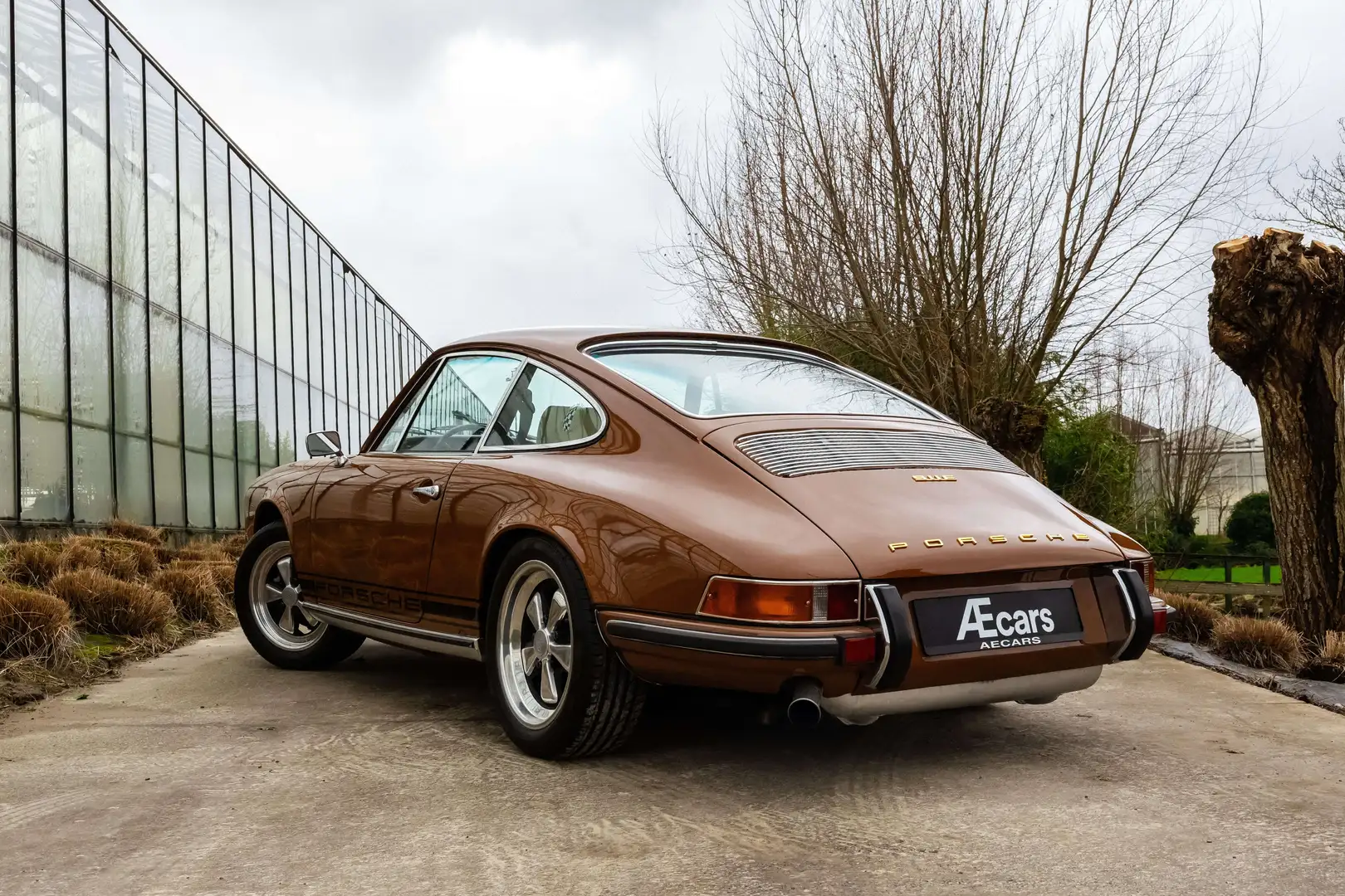 Porsche 911 E / MANUAL / MATCHING NUMBERS / COLLECTORS ITEM Brun - 1