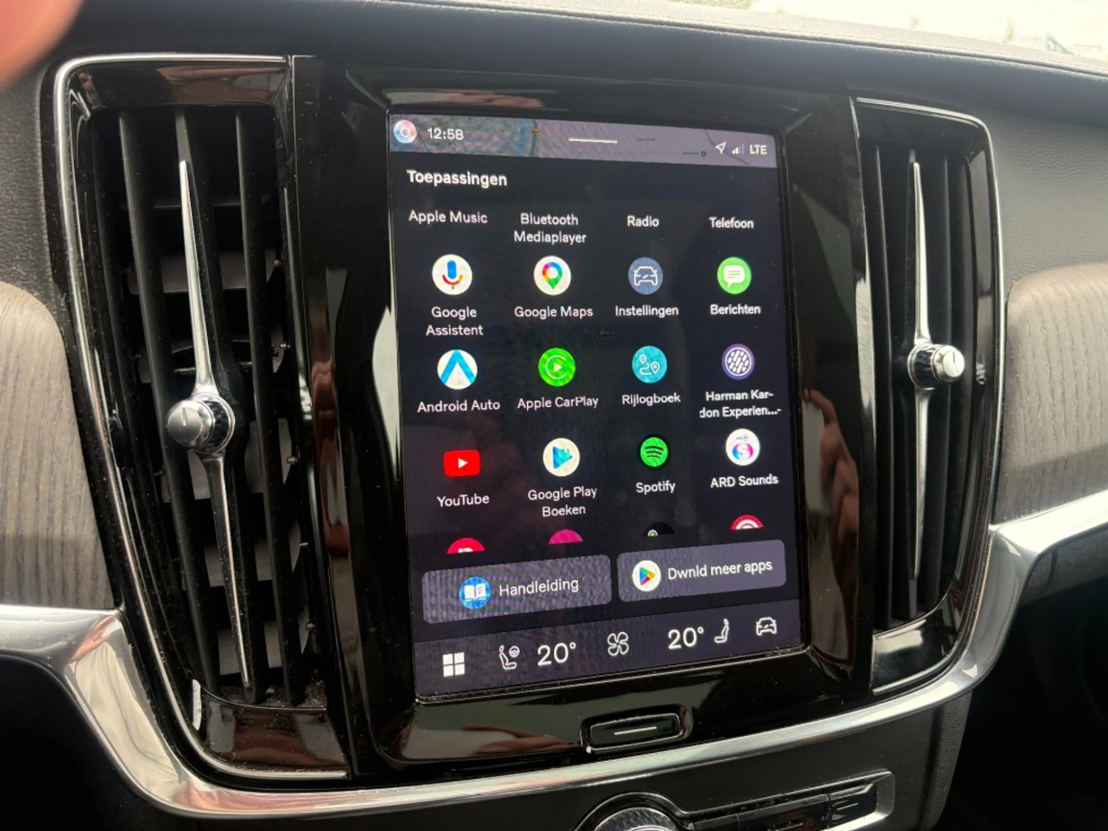Volvo V90 2.0 T6 Recharge AWD Inscription Pano. I 360 cam I — photo 12