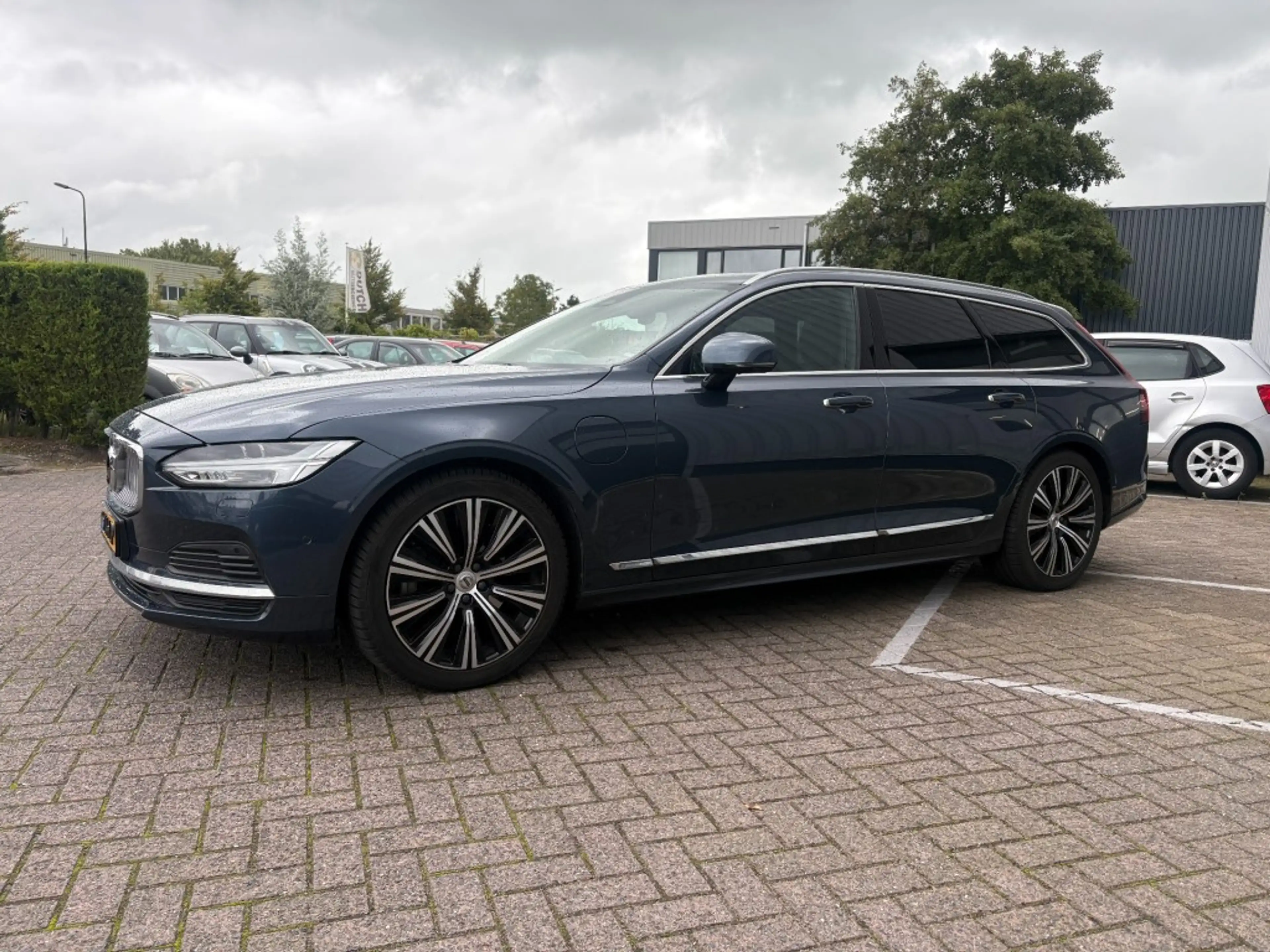 Volvo V90 2.0 T6 Recharge AWD Inscription Pano. I 360 cam I — photo 3