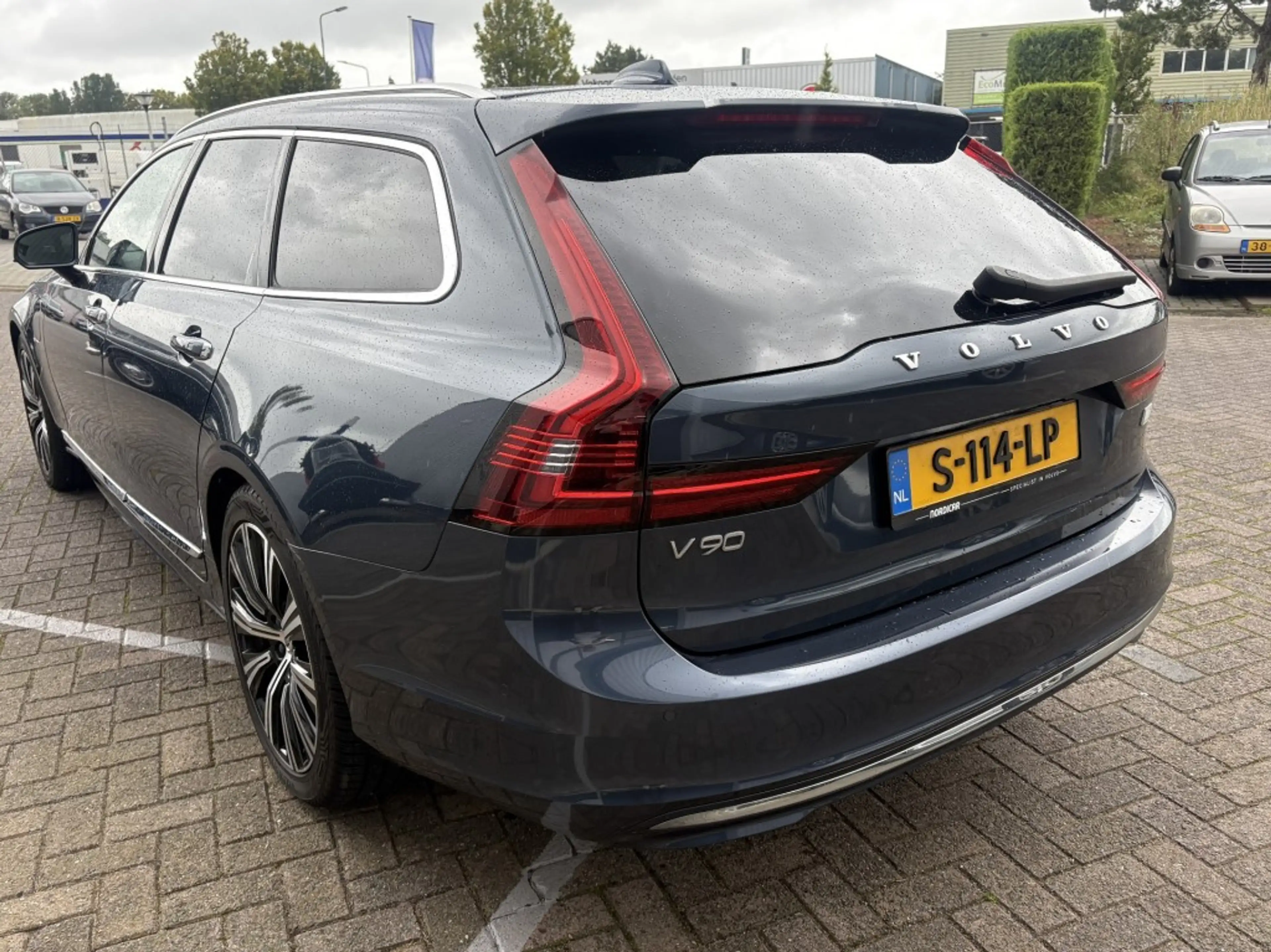 Volvo V90 2.0 T6 Recharge AWD Inscription Pano. I 360 cam I — photo 4