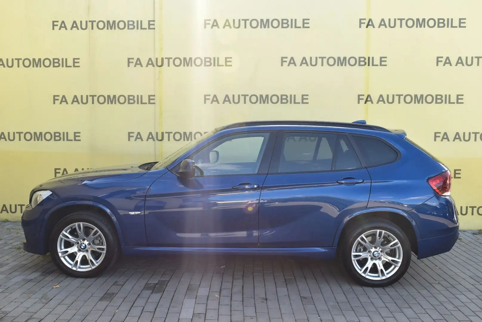 BMW X1 20 d xDrive/M Paket/ALLRAD/XENON/NAVI/SHZ/ Blau - 2