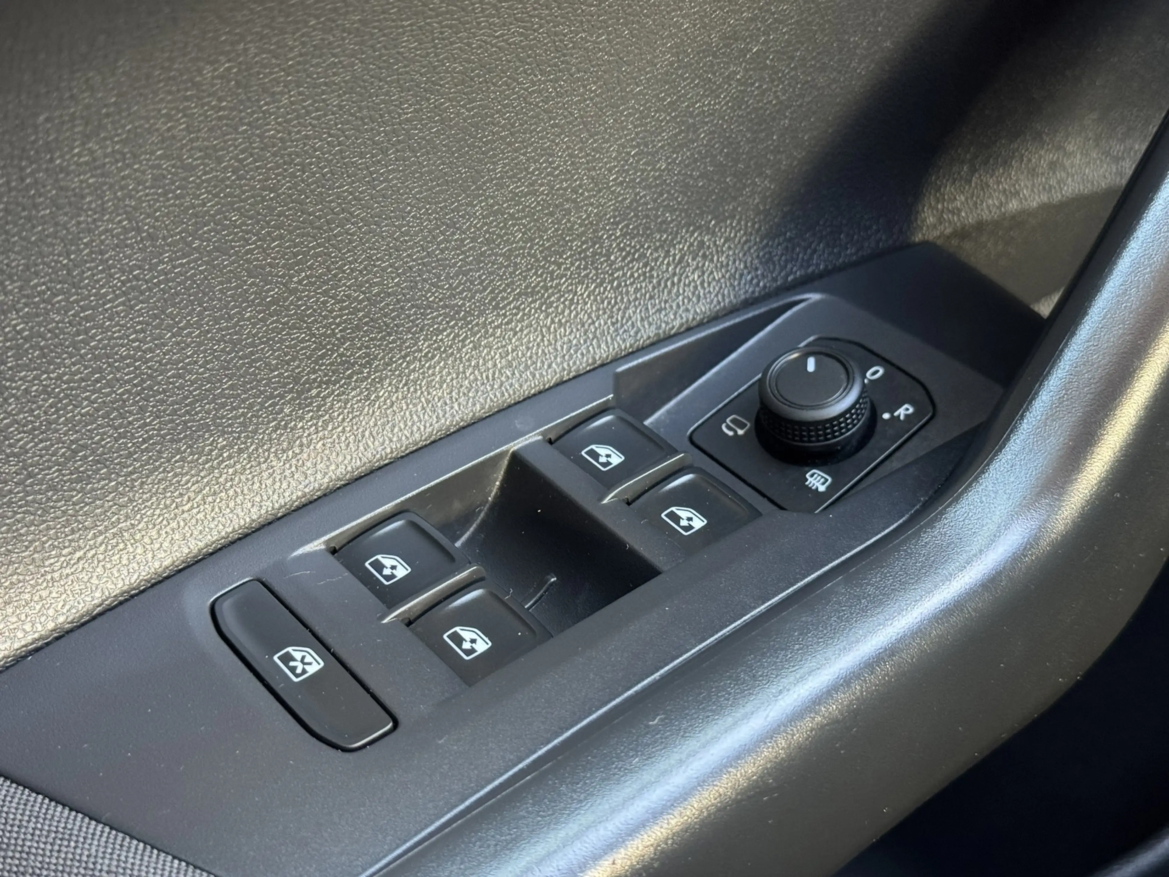 Volkswagen Polo 1.0 TSI Life Edition Carplay Camera Led verlichtin — photo 41