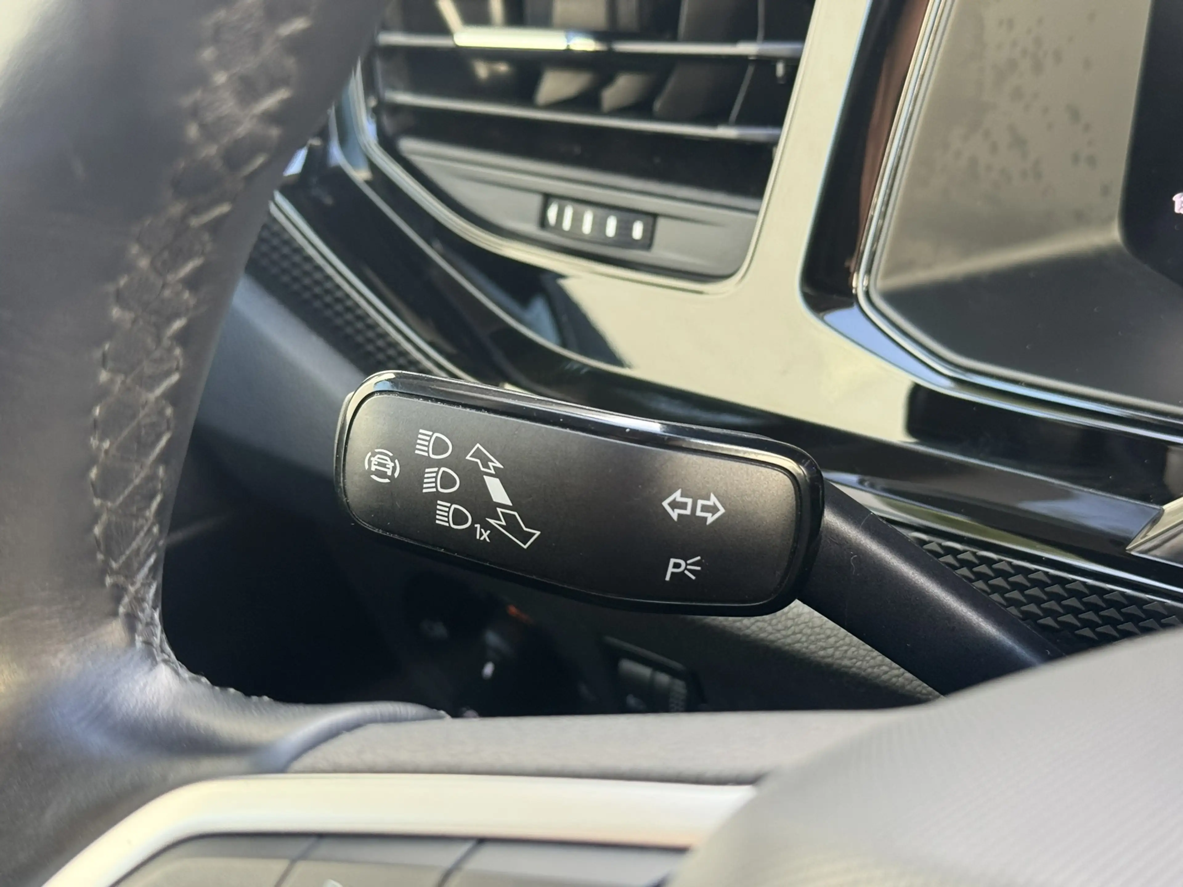 Volkswagen Polo 1.0 TSI Life Edition Carplay Camera Led verlichtin — photo 26
