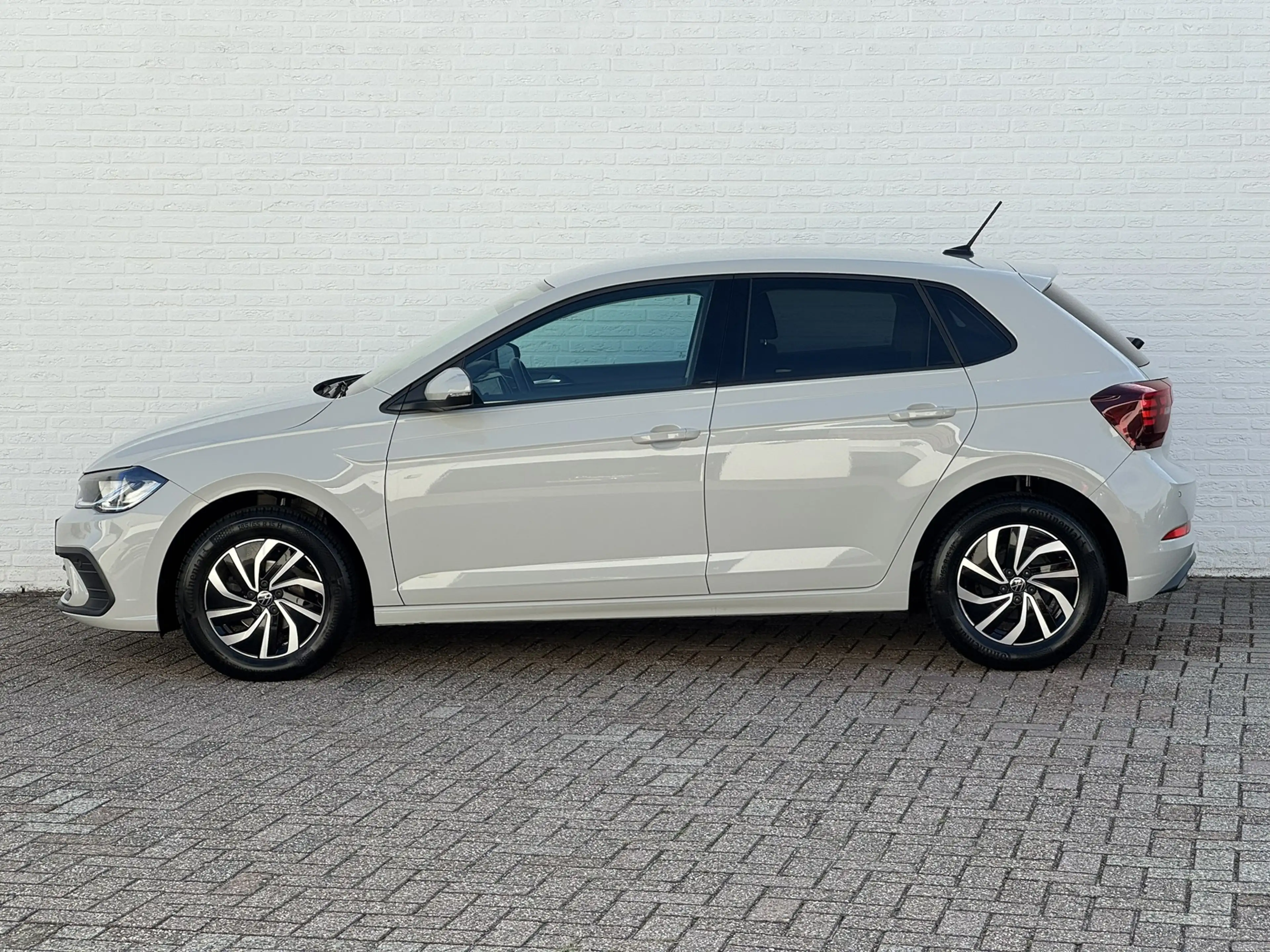 Volkswagen Polo 1.0 TSI Life Edition Carplay Camera Led verlichtin — photo 13