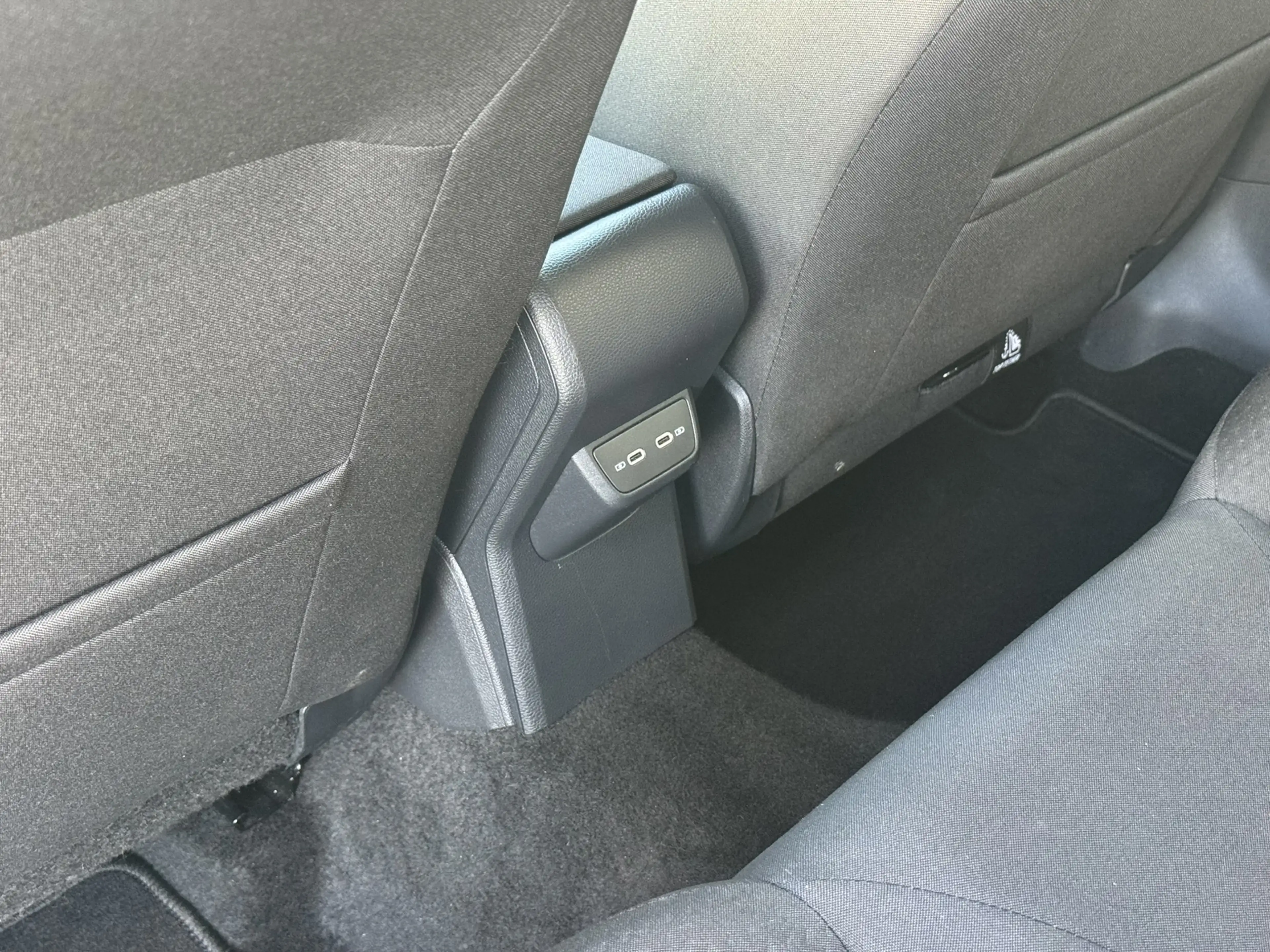 Volkswagen Polo 1.0 TSI Life Edition Carplay Camera Led verlichtin — photo 37