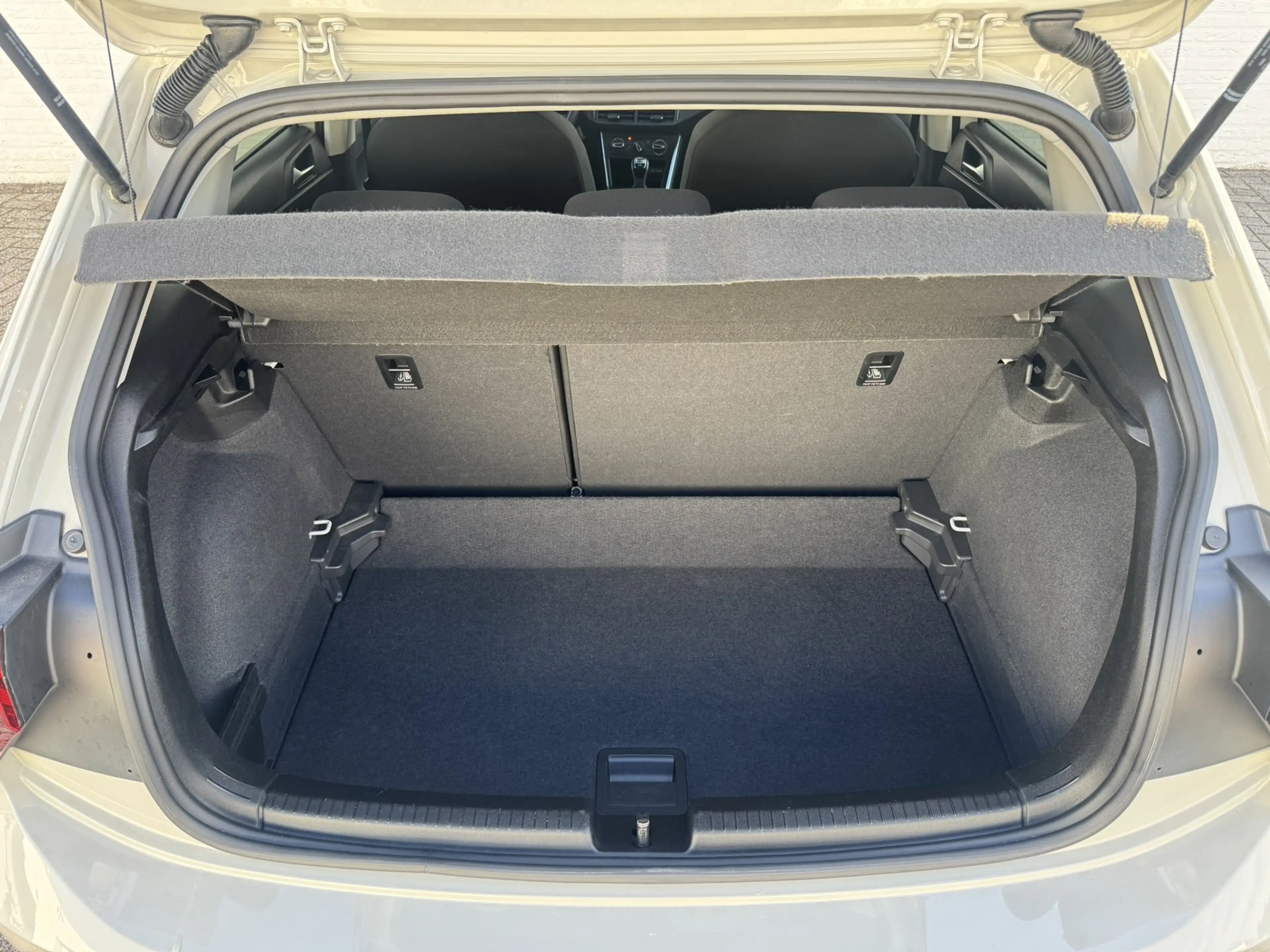 Volkswagen Polo 1.0 TSI Life Edition Carplay Camera Led verlichtin — photo 19