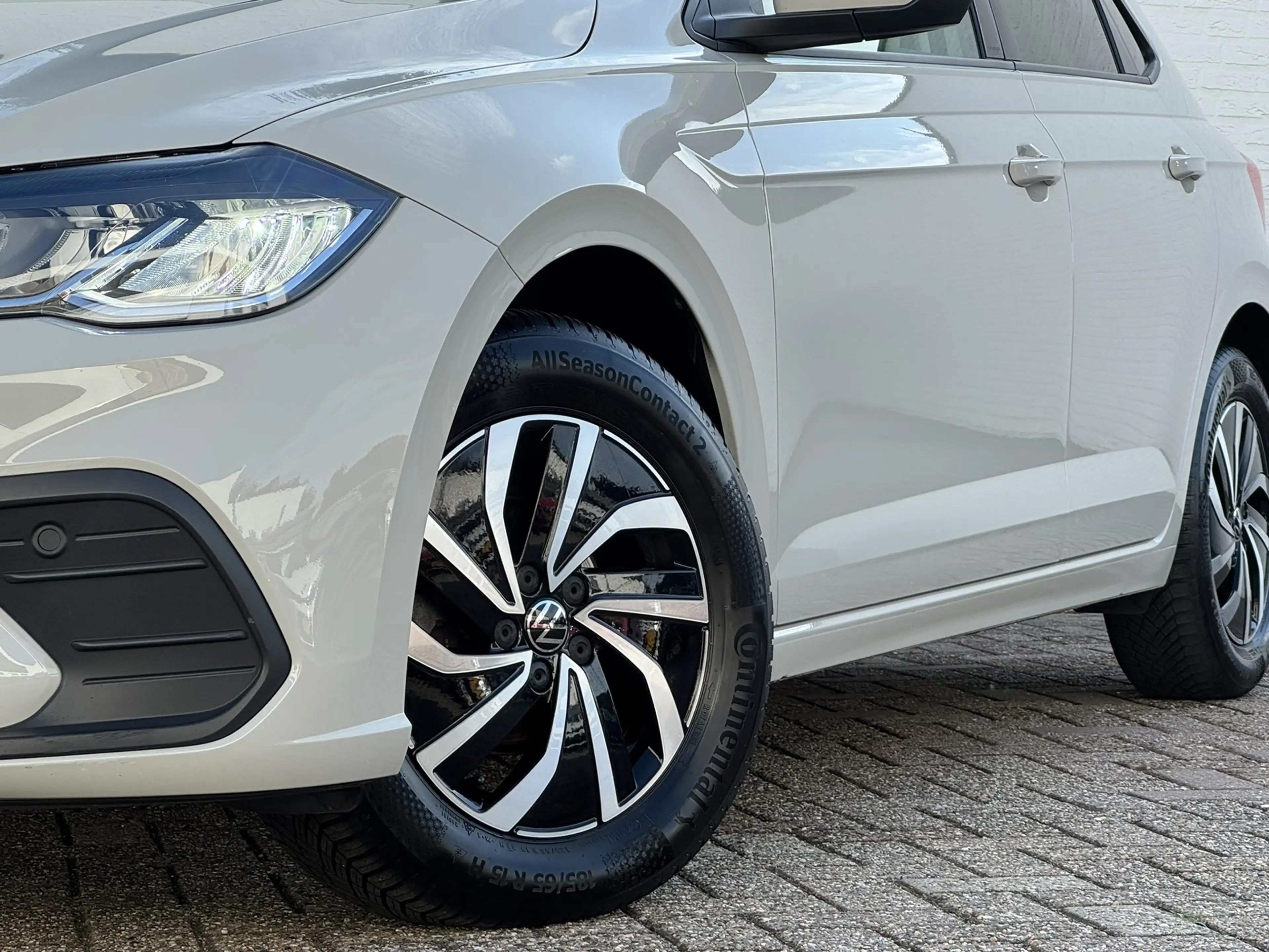 Volkswagen Polo 1.0 TSI Life Edition Carplay Camera Led verlichtin — photo 15