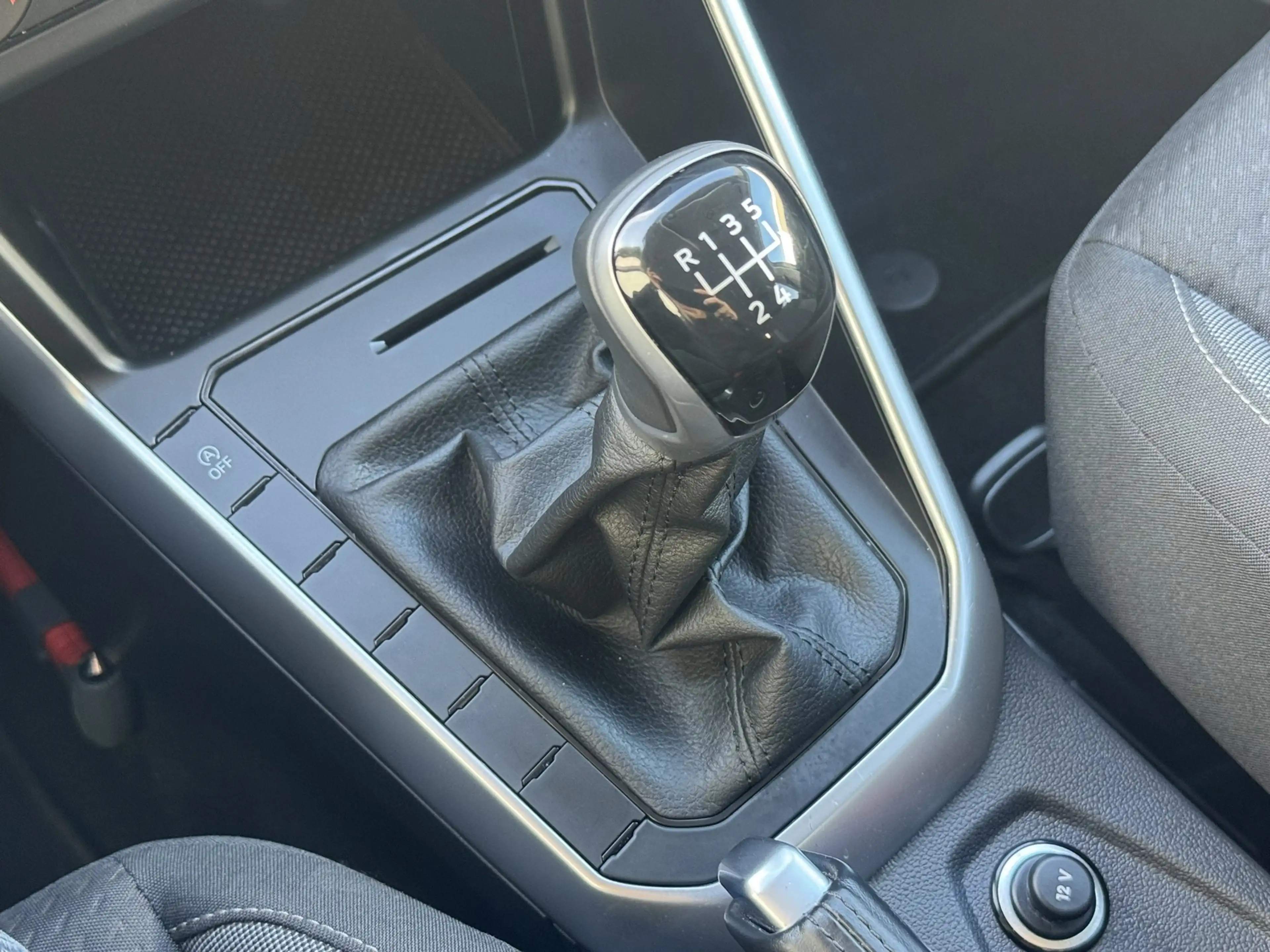 Volkswagen Polo 1.0 TSI Life Edition Carplay Camera Led verlichtin — photo 40