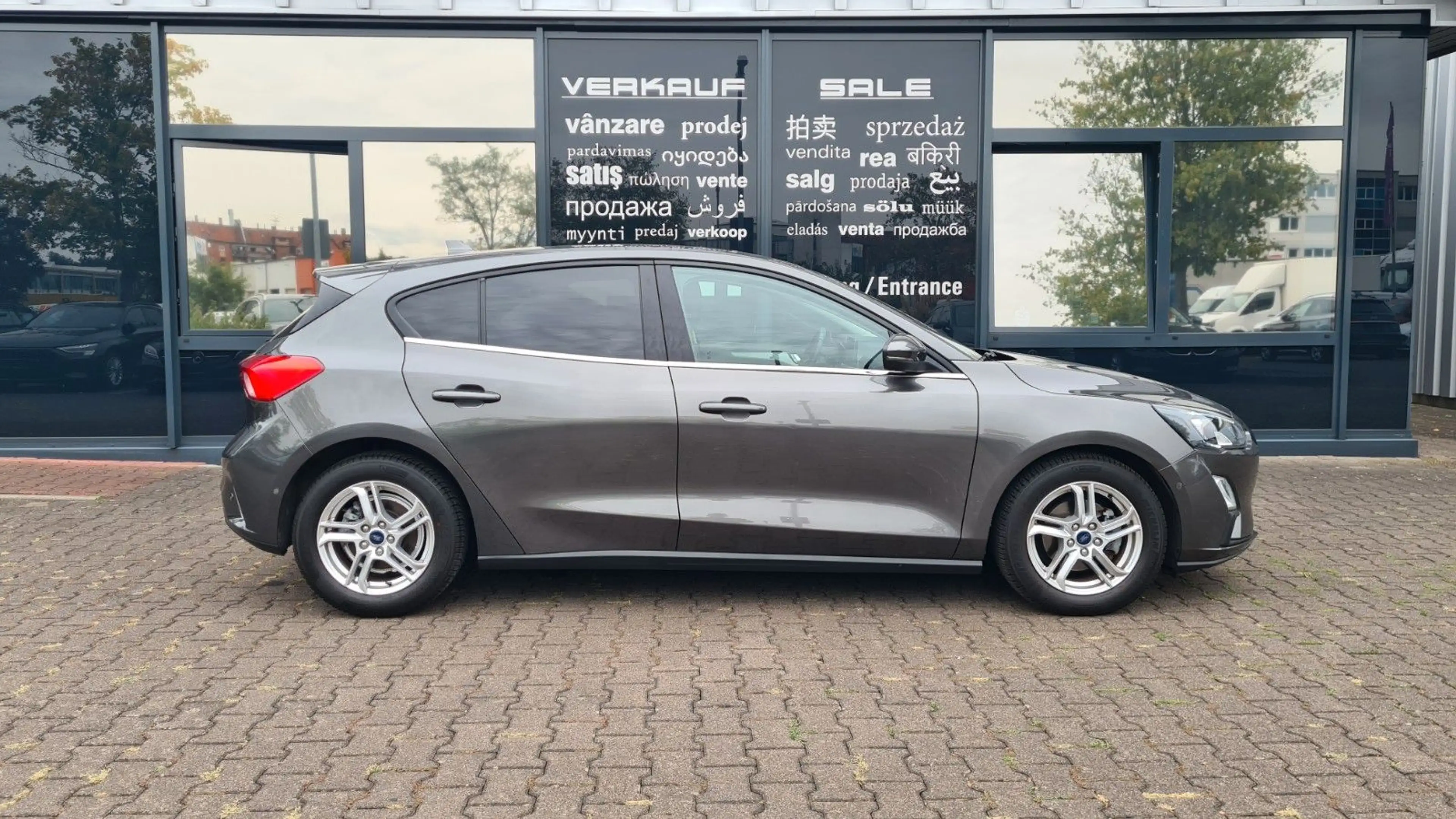 Ford Focus Limo Cool & Connect - NAVI - CAM - — photo 9