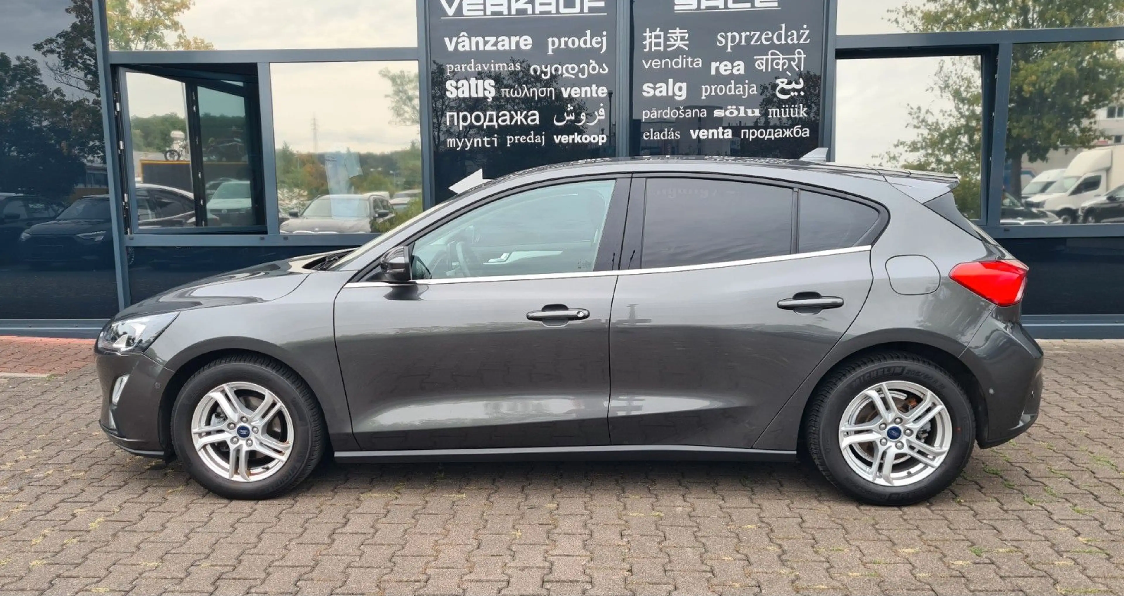 Ford Focus Limo Cool & Connect - NAVI - CAM - — photo 4