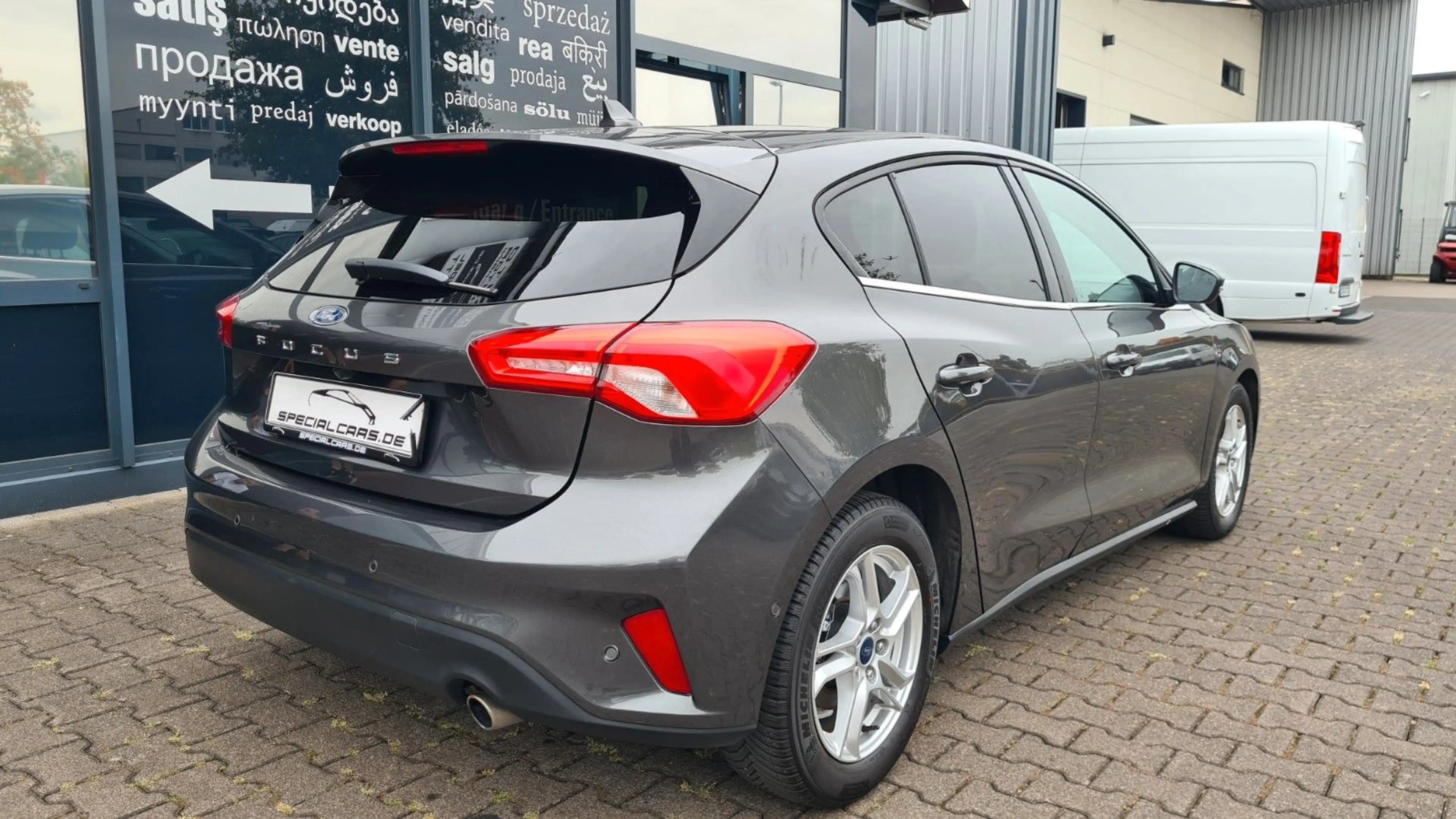Ford Focus Limo Cool & Connect - NAVI - CAM - — photo 8