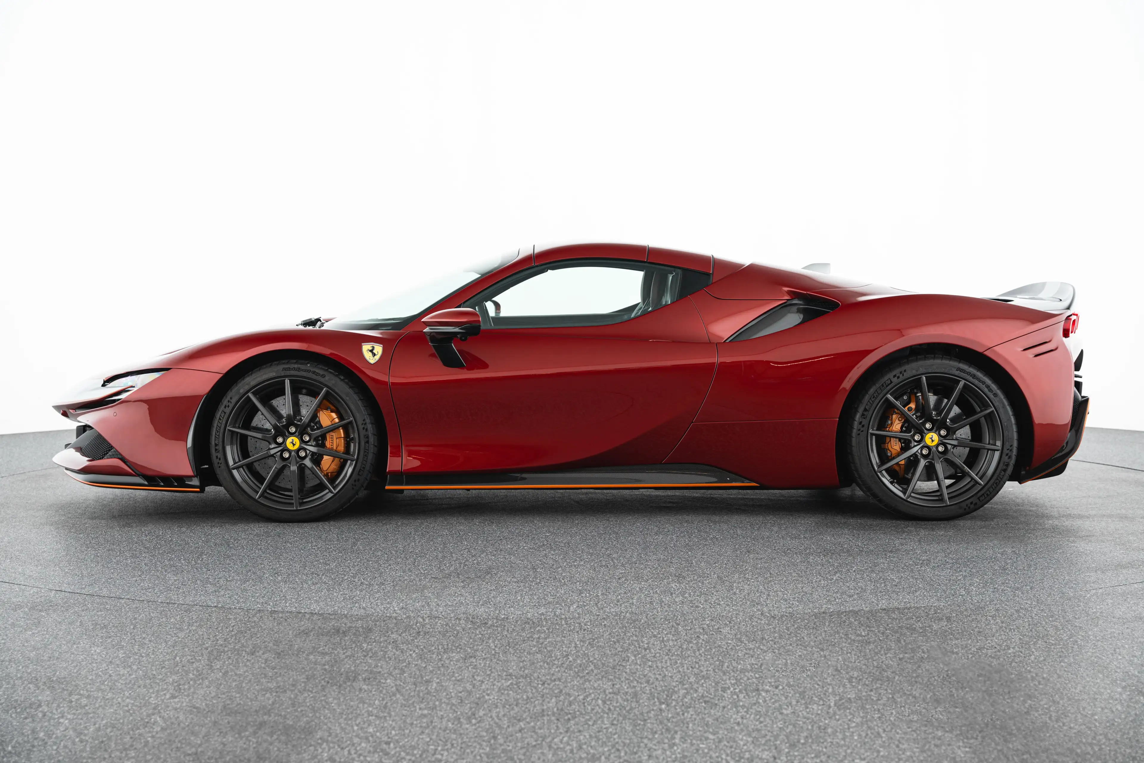 Ferrari SF90 Spider — photo 8