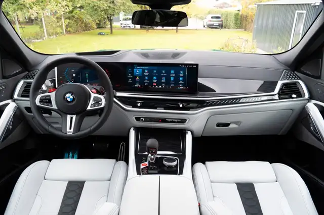 BMW X6 M view 7