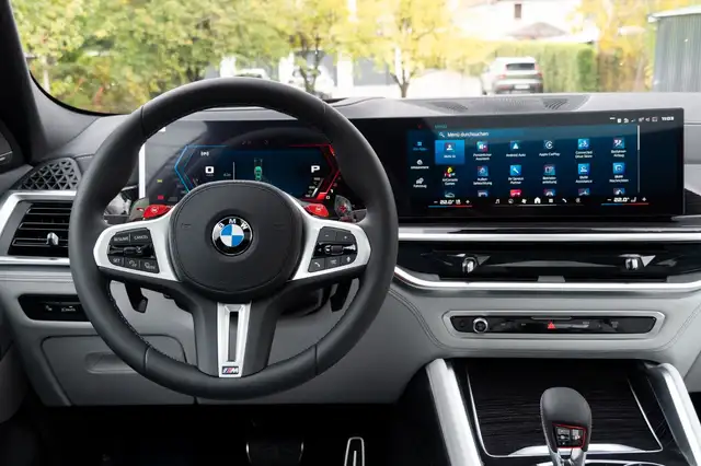 BMW X6 M view 8