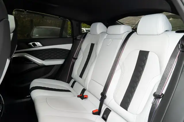 BMW X6 M view 15