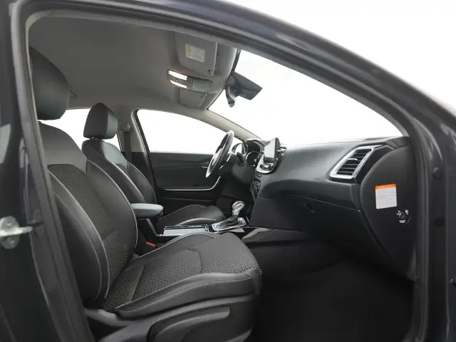 Kia Xceed view 3