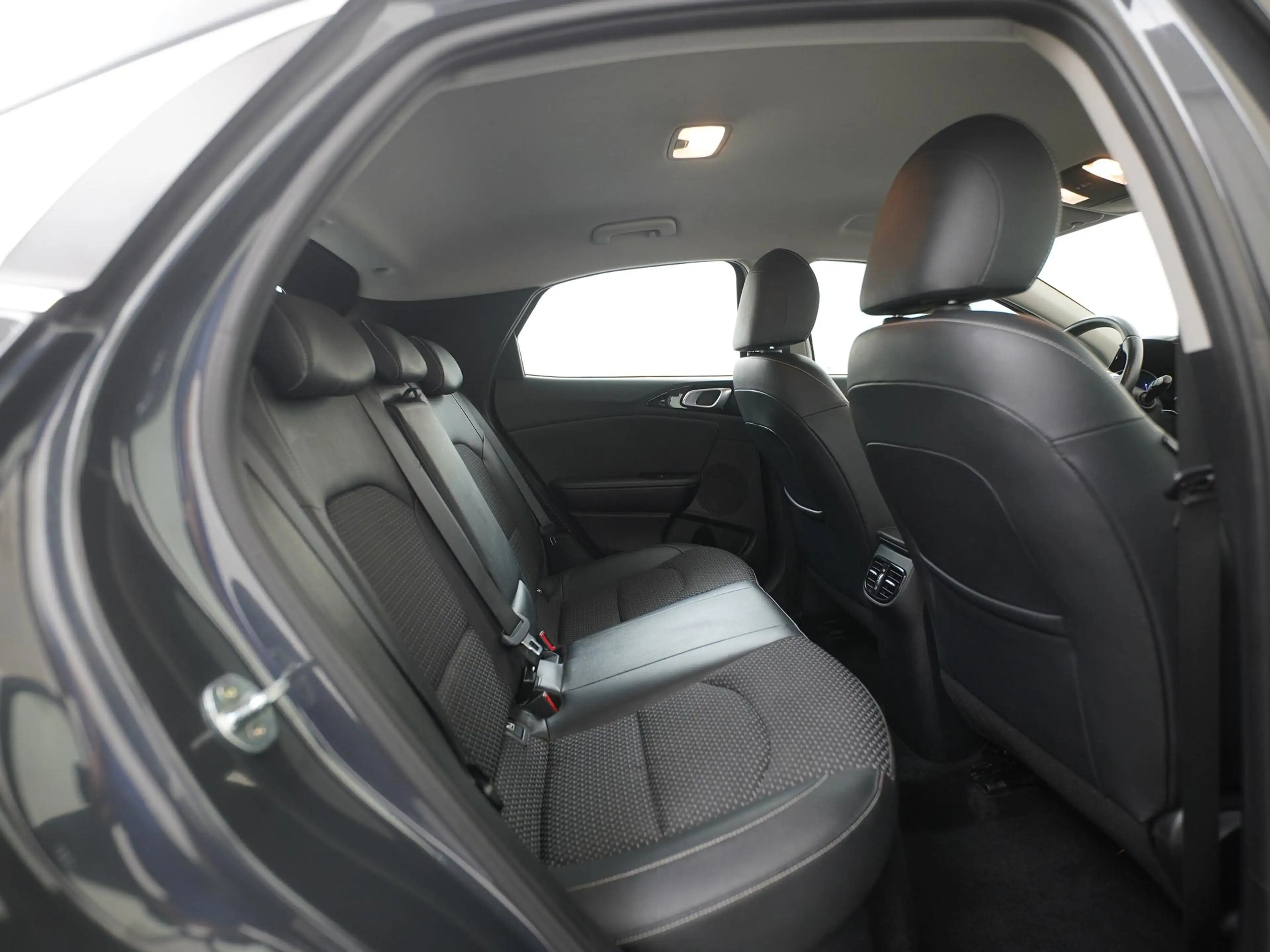 Kia XCeed 1.6 GDi PHEV DynamicLine | Camera | Navigatie | Ca — photo 30