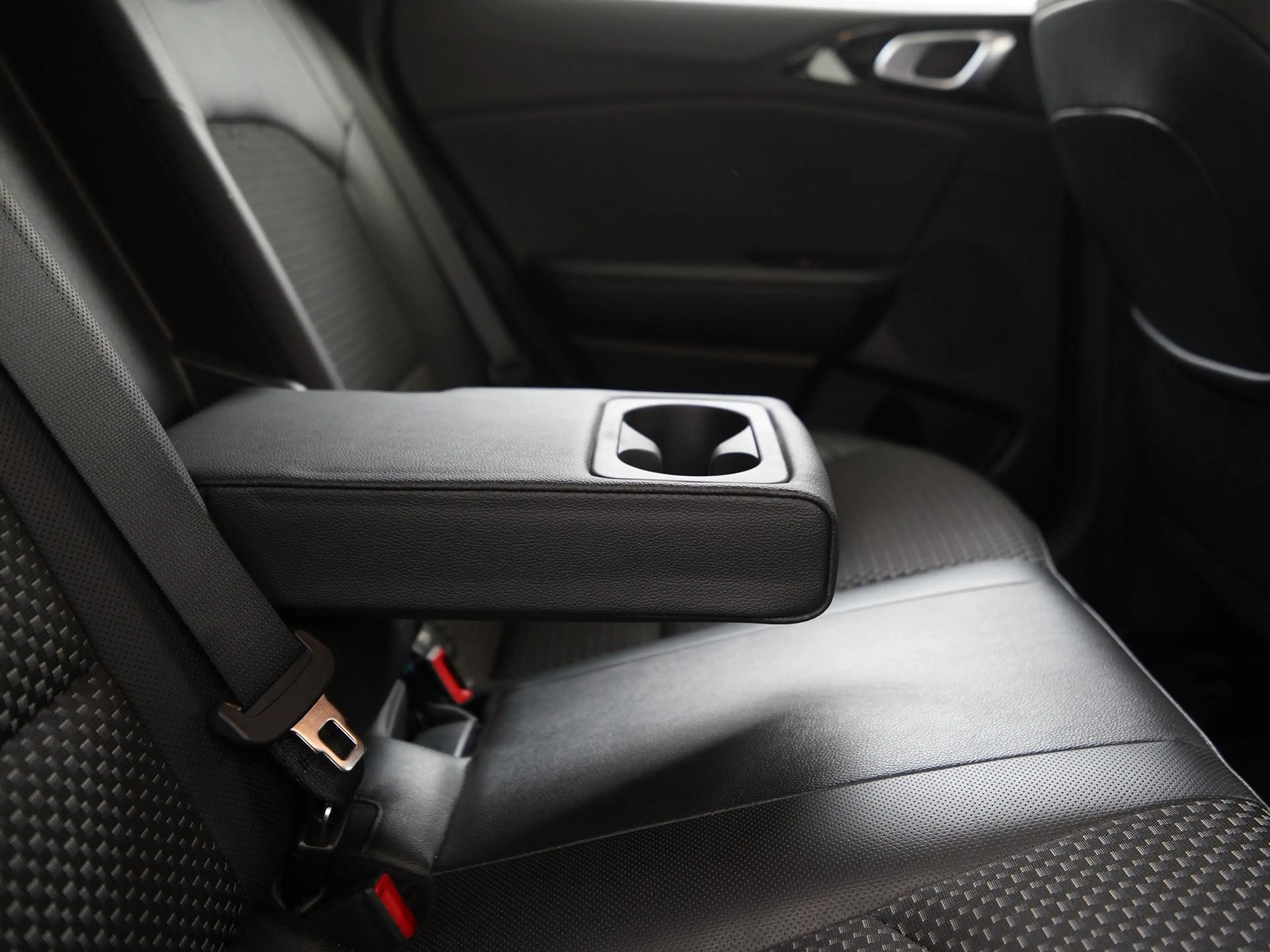 Kia XCeed 1.6 GDi PHEV DynamicLine | Camera | Navigatie | Ca — photo 32