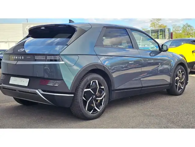 Hyundai IONIQ 5 view 3