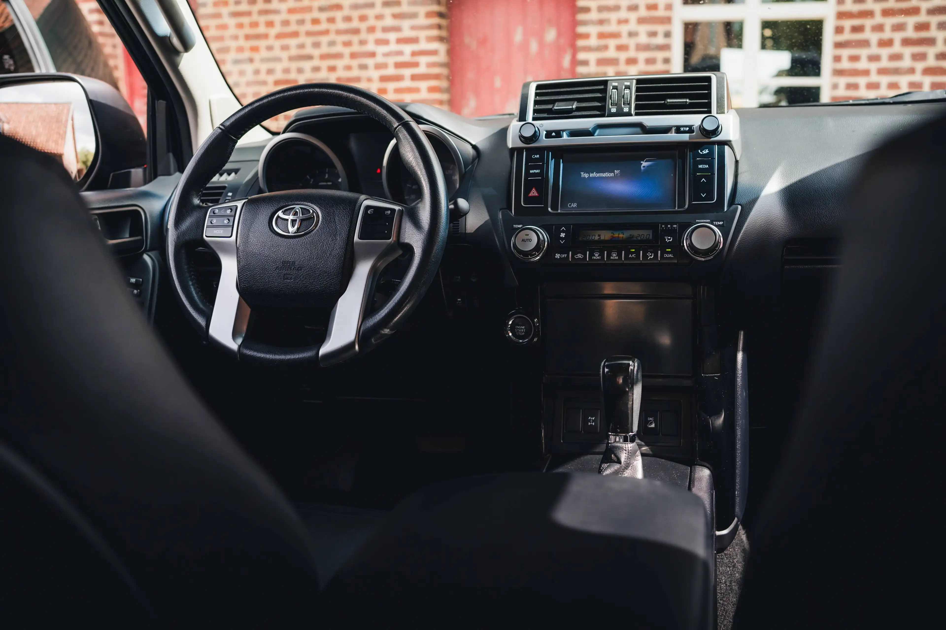 Toyota Land Cruiser 2.8D-4D — photo 9