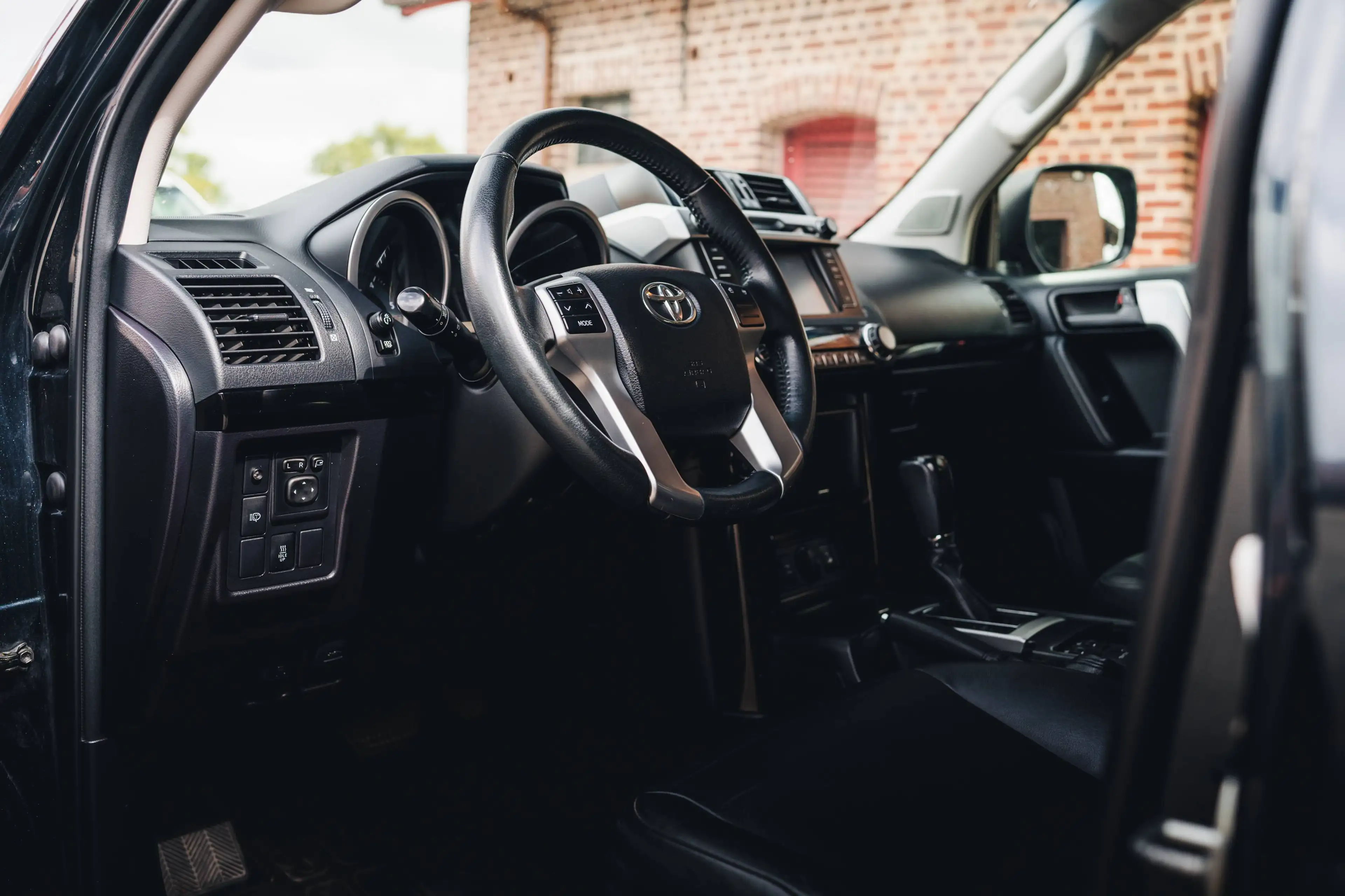 Toyota Land Cruiser 2.8D-4D — photo 8