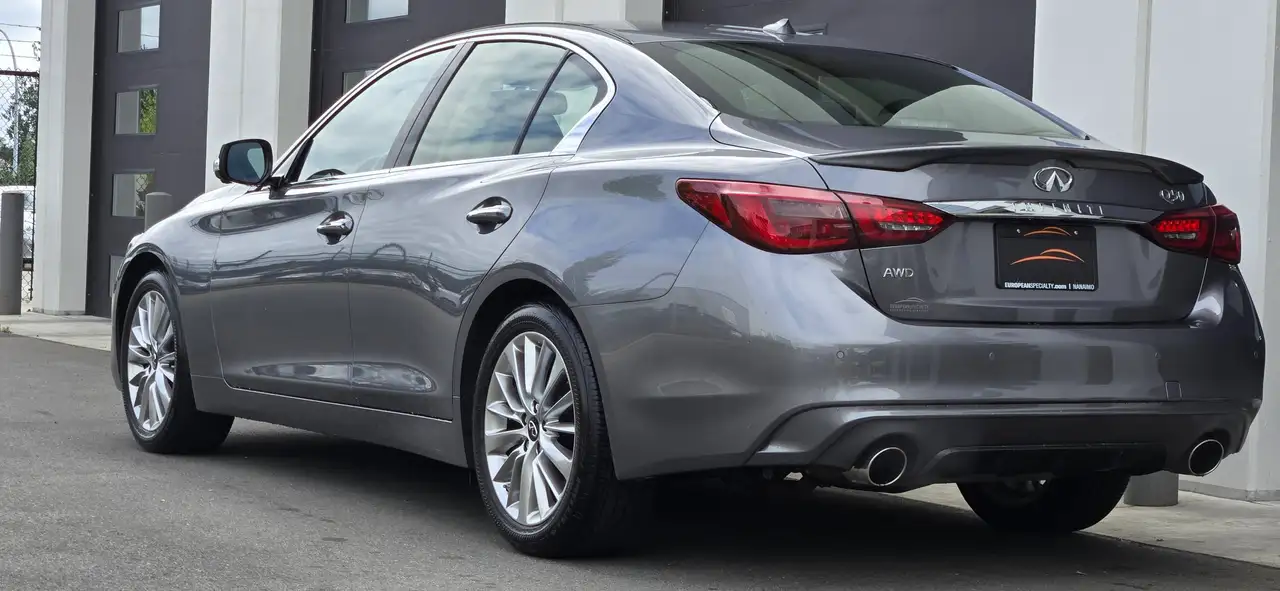 Infiniti Q50 снимка Infiniti Q50