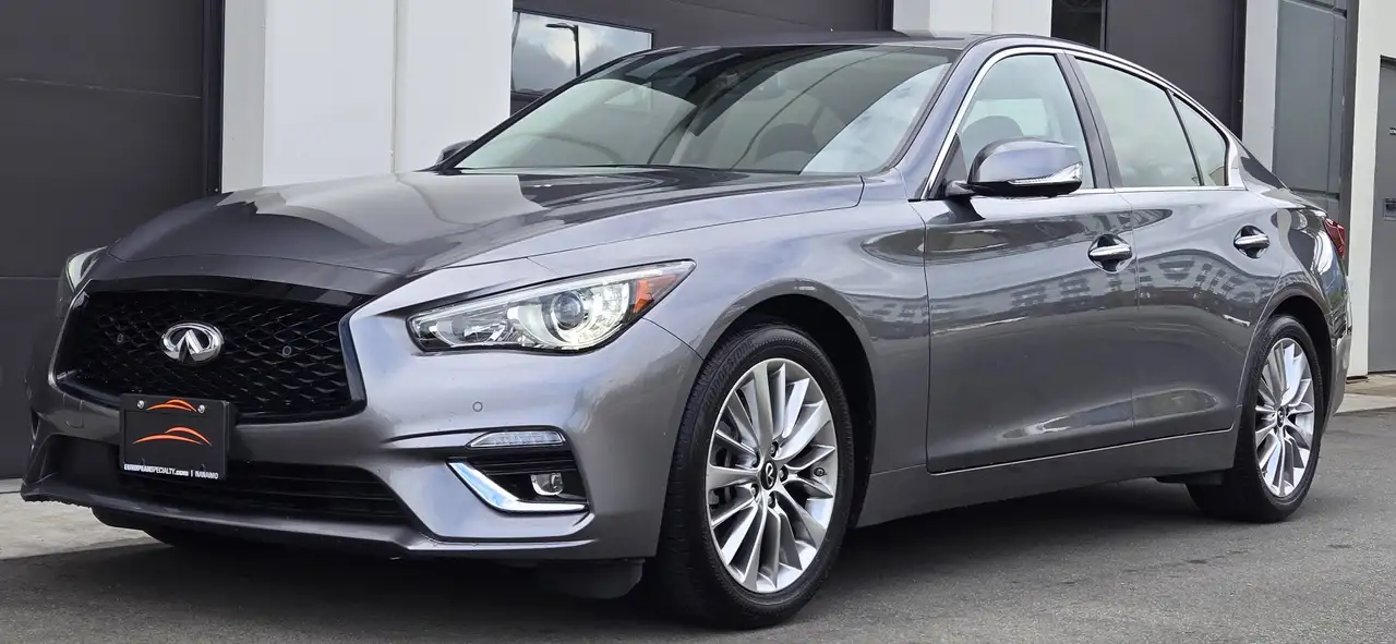 Infiniti Q50 снимка Infiniti Q50