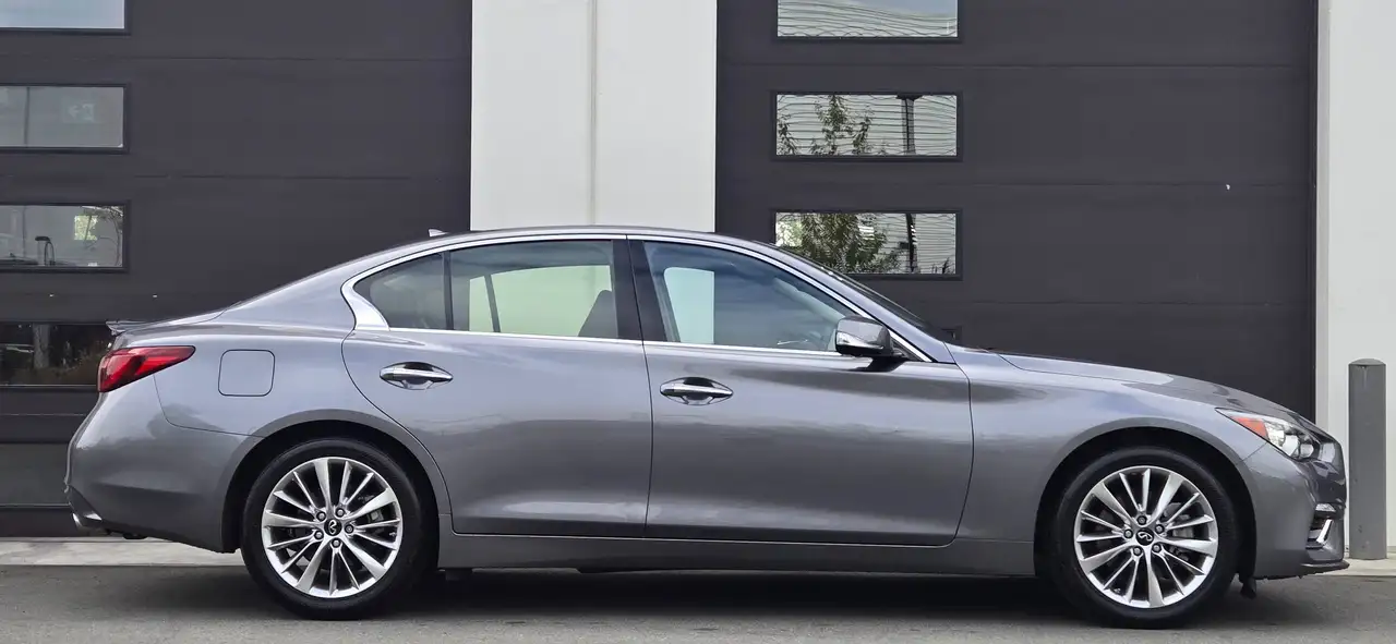 Infiniti Q50 снимка Infiniti Q50