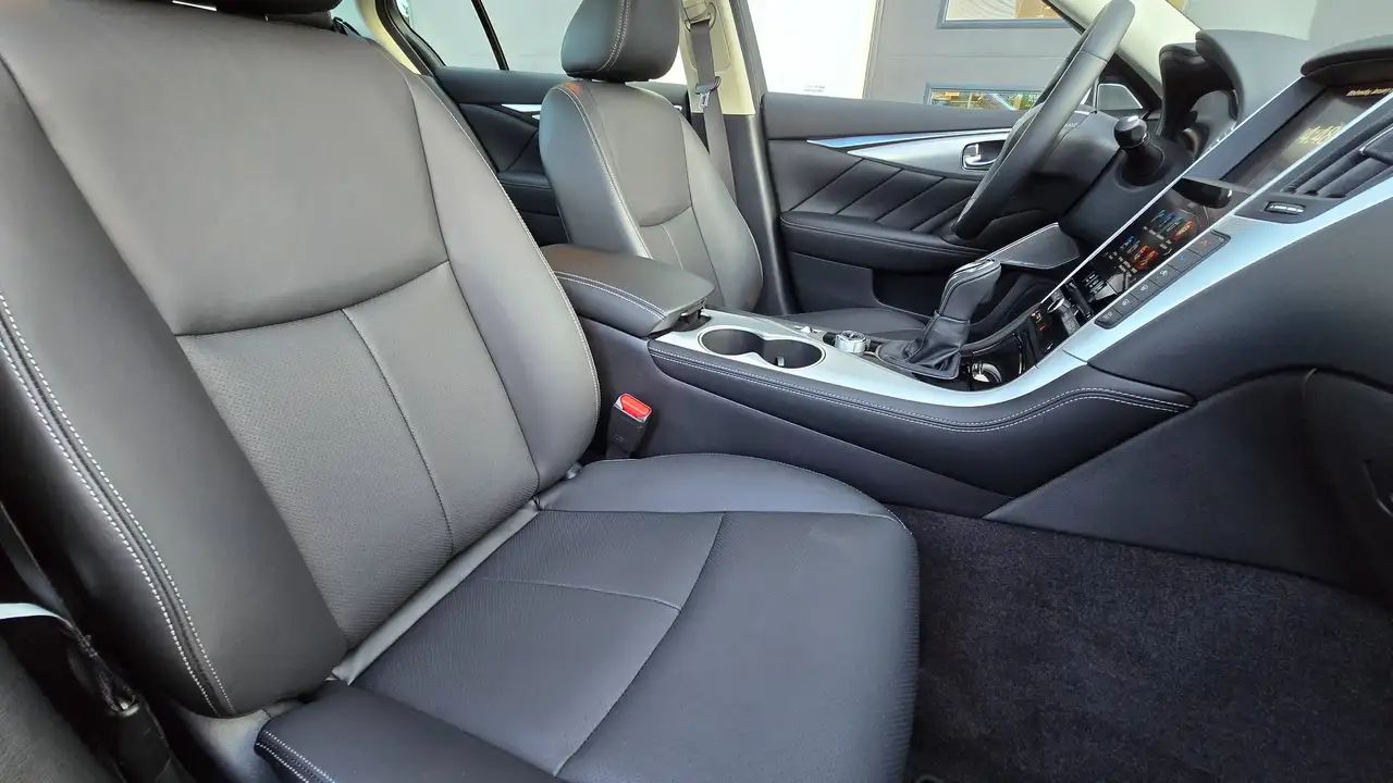 Infiniti Q50 снимка Infiniti Q50
