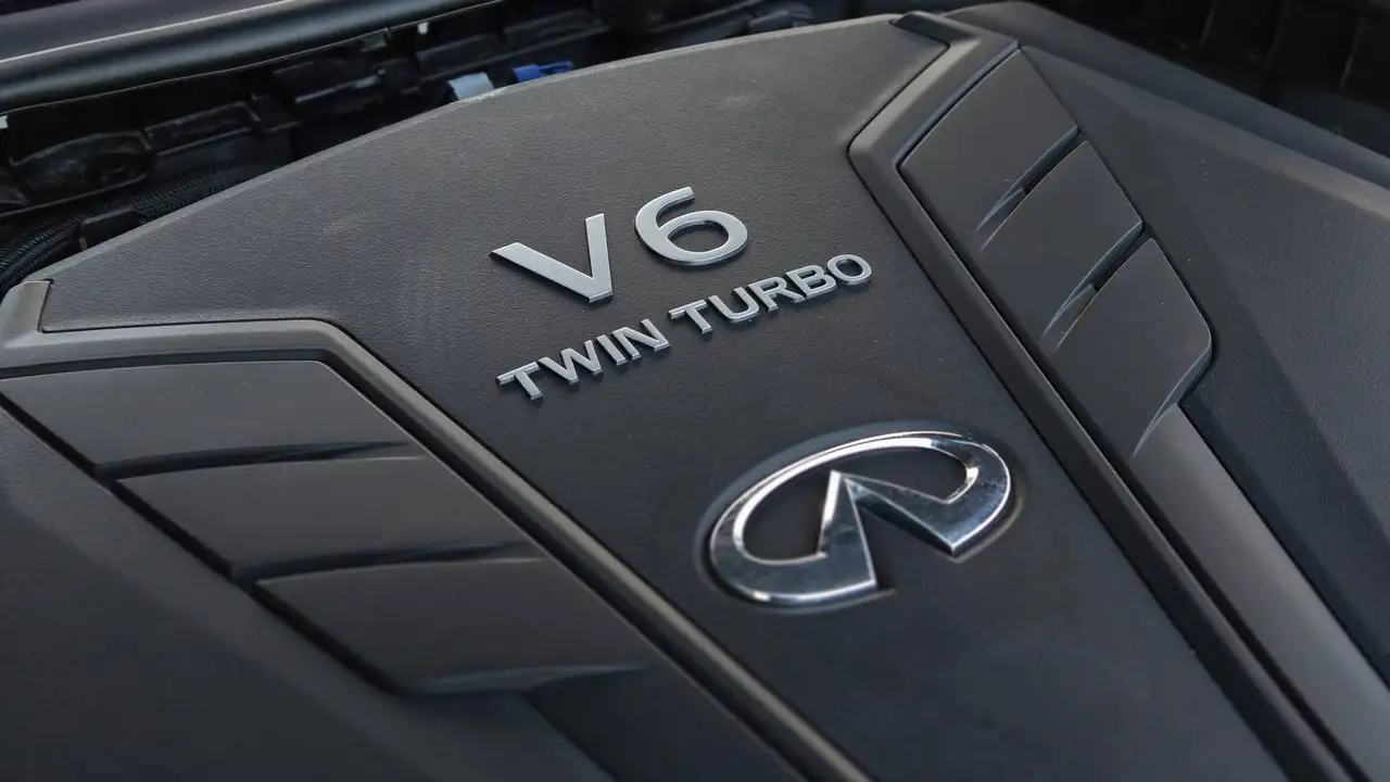 Infiniti Q50 снимка Infiniti Q50