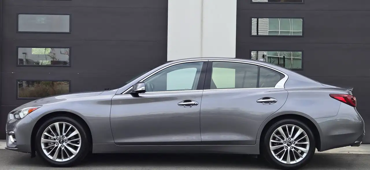 Infiniti Q50 снимка Infiniti Q50