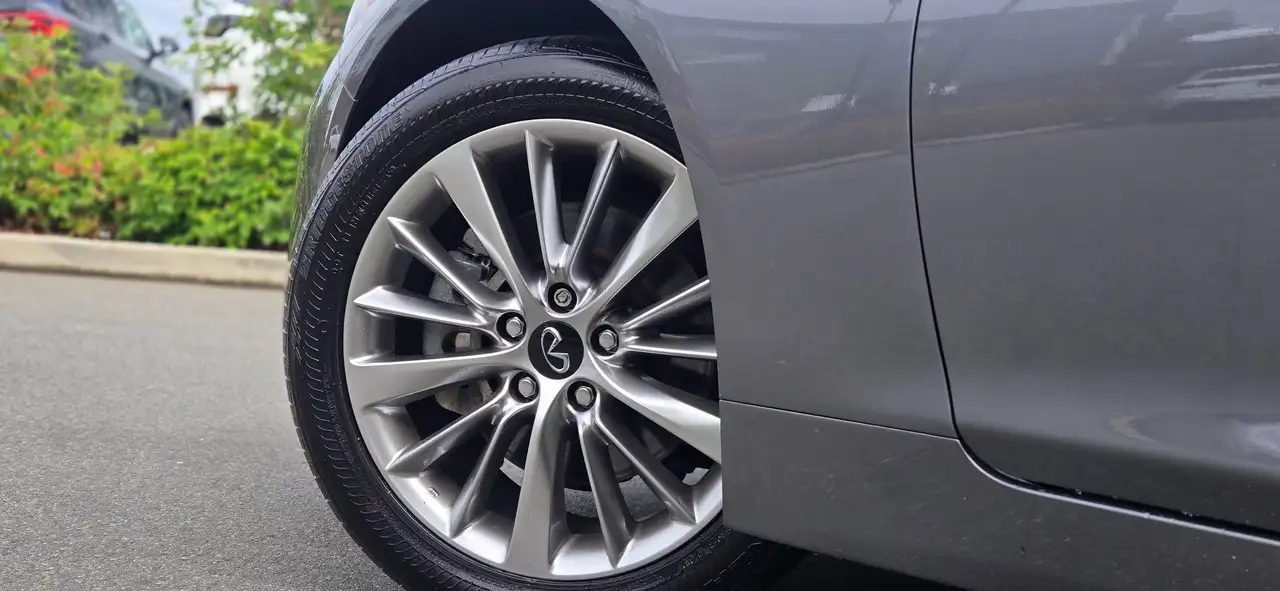 Infiniti Q50 снимка Infiniti Q50
