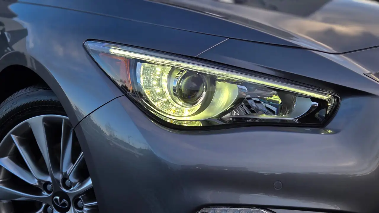 Infiniti Q50 снимка Infiniti Q50