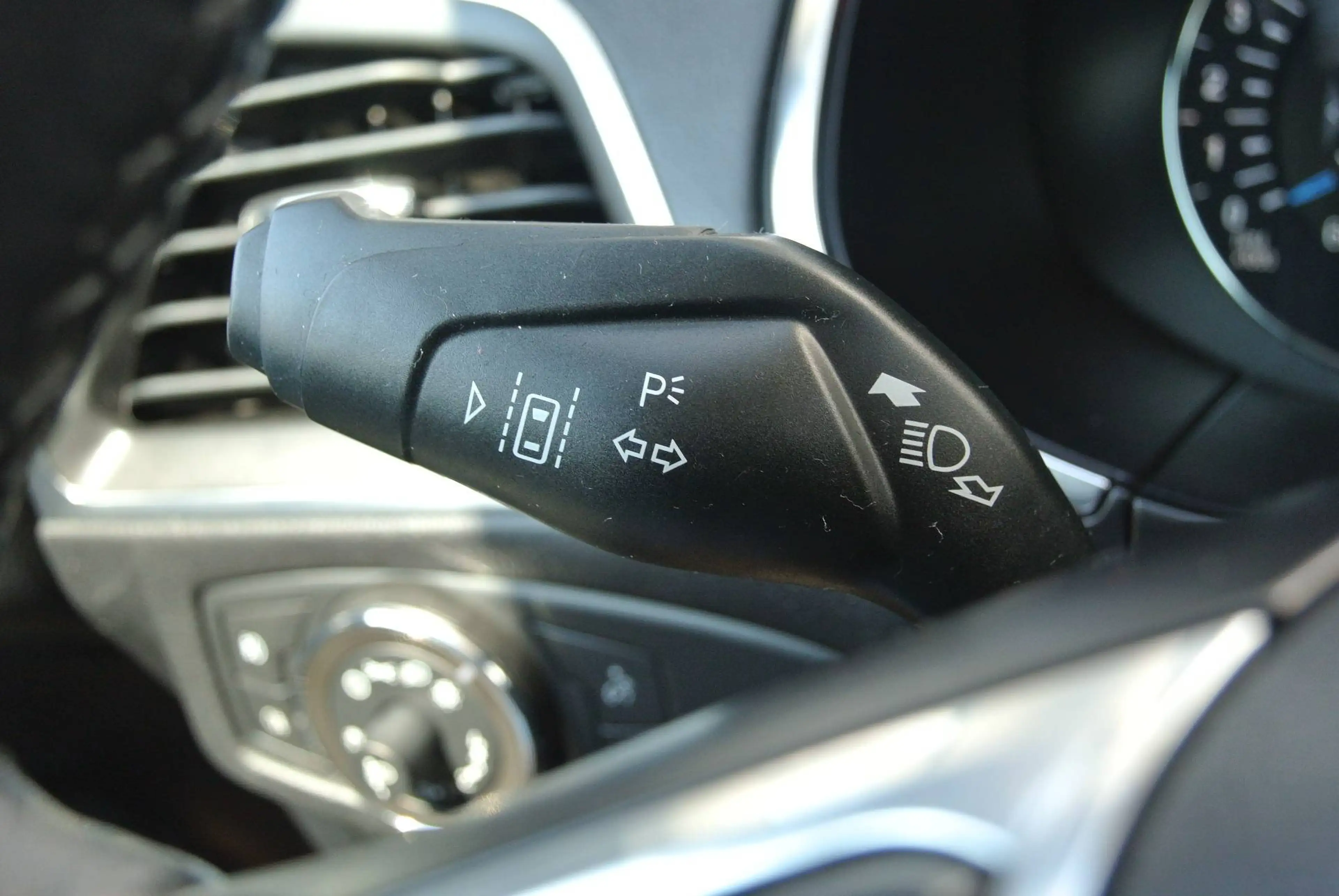 Ford Galaxy 2.5 Duratec FHEV Titanium Aut. **7-Sitze ** — photo 11