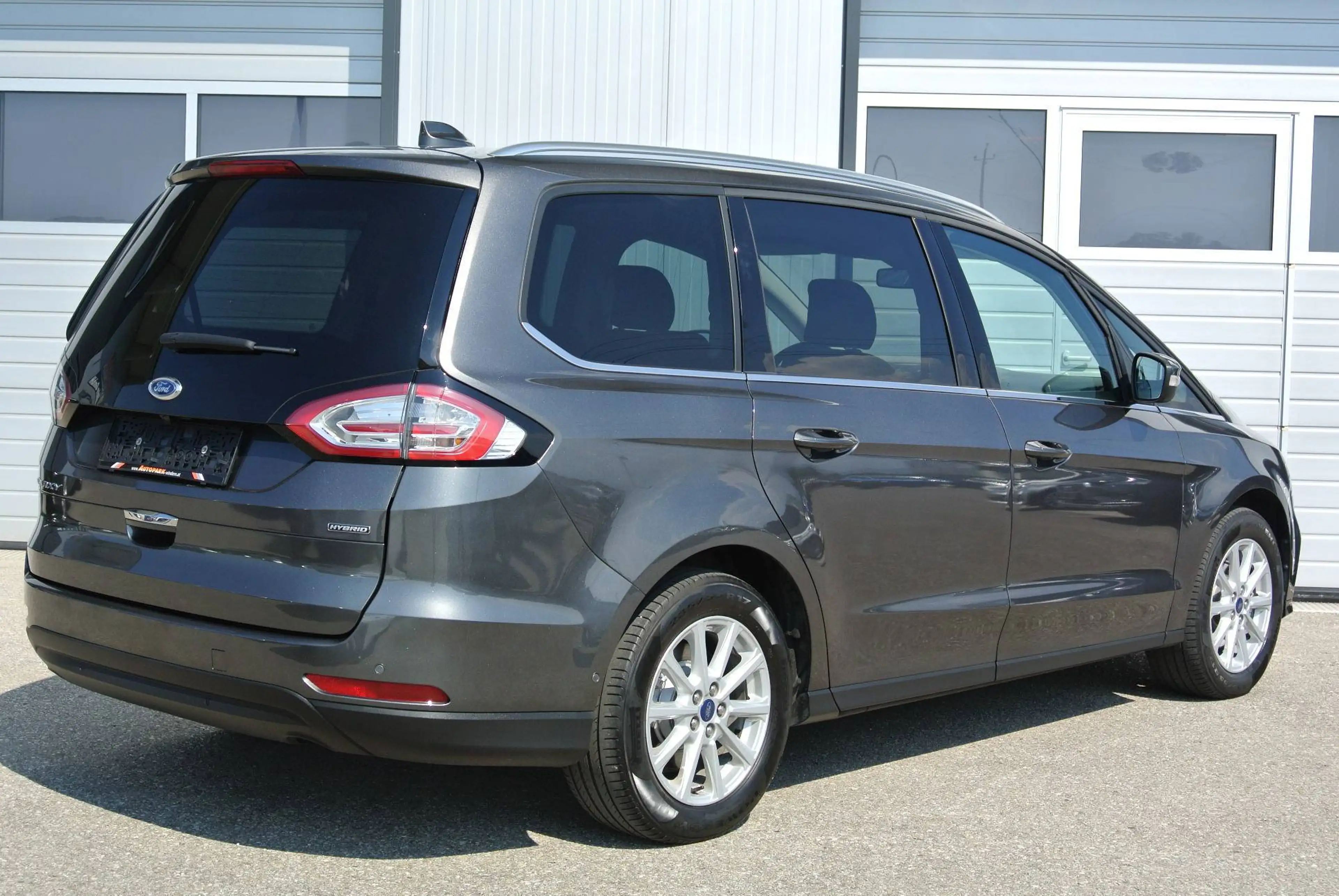 Ford Galaxy 2.5 Duratec FHEV Titanium Aut. **7-Sitze ** — photo 4