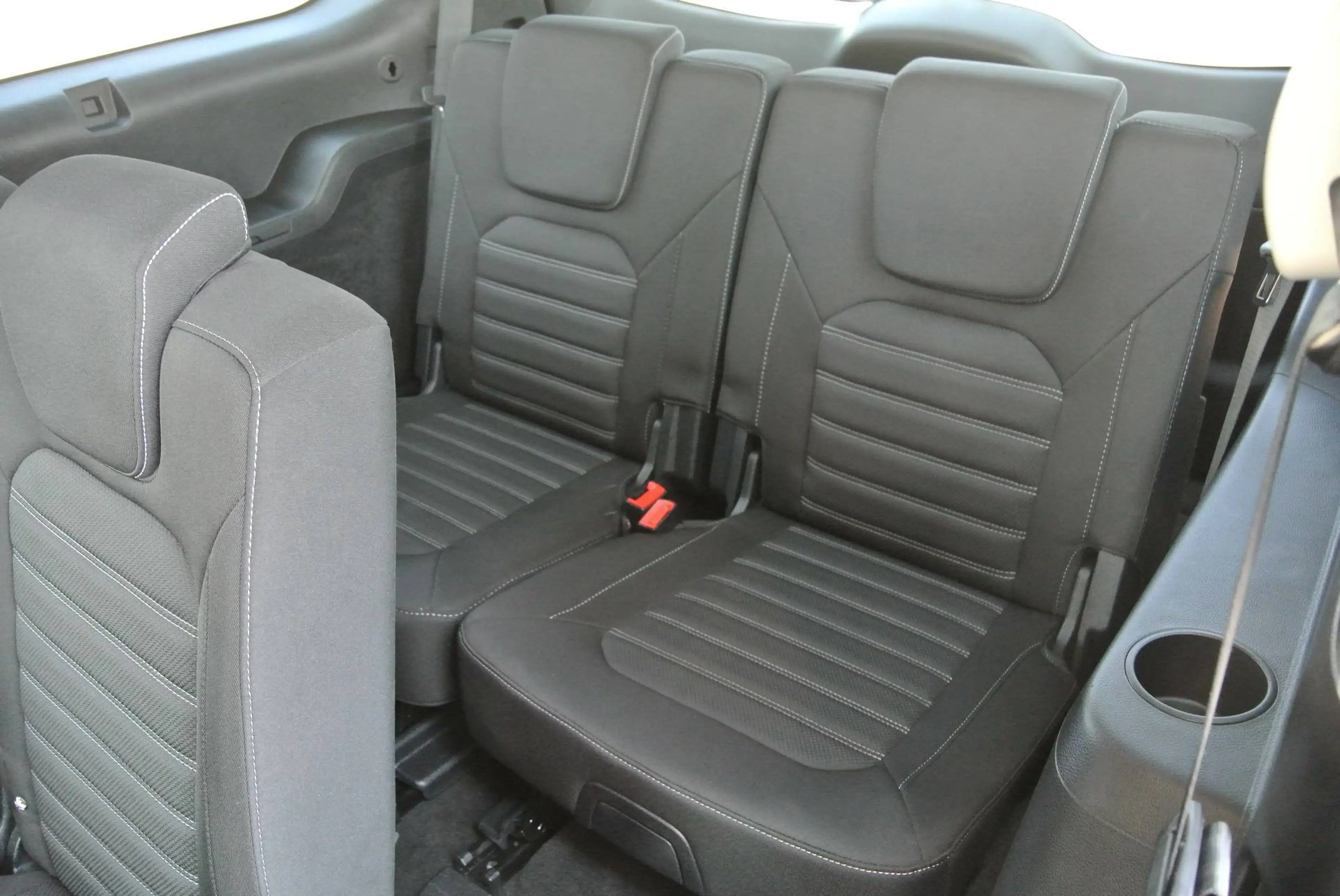 Ford Galaxy 2.5 Duratec FHEV Titanium Aut. **7-Sitze ** — photo 8