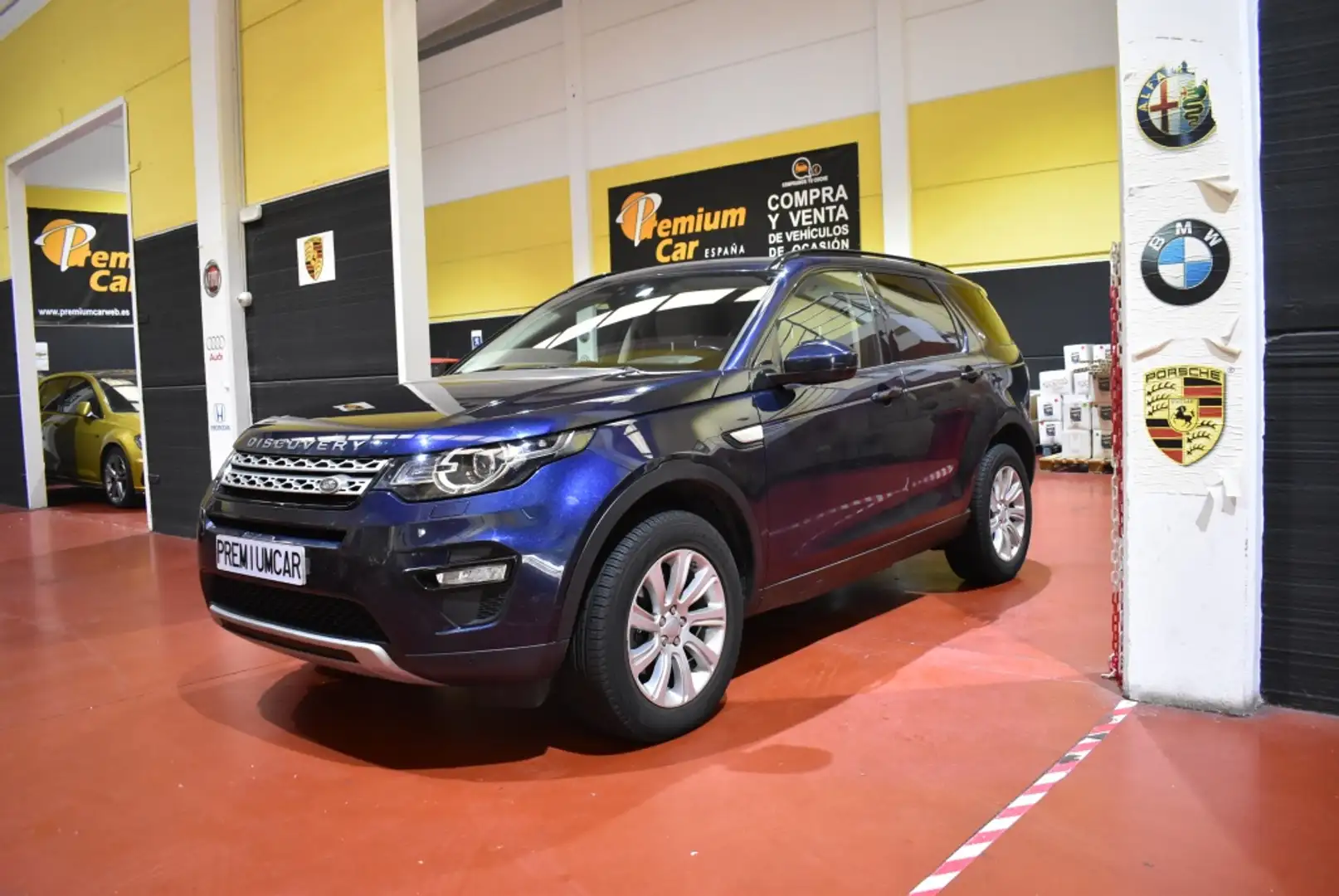 Land Rover Discovery Sport 2.0TD4 HSE Luxury 7pl.Aut. 4x4 180 Blauw - 1