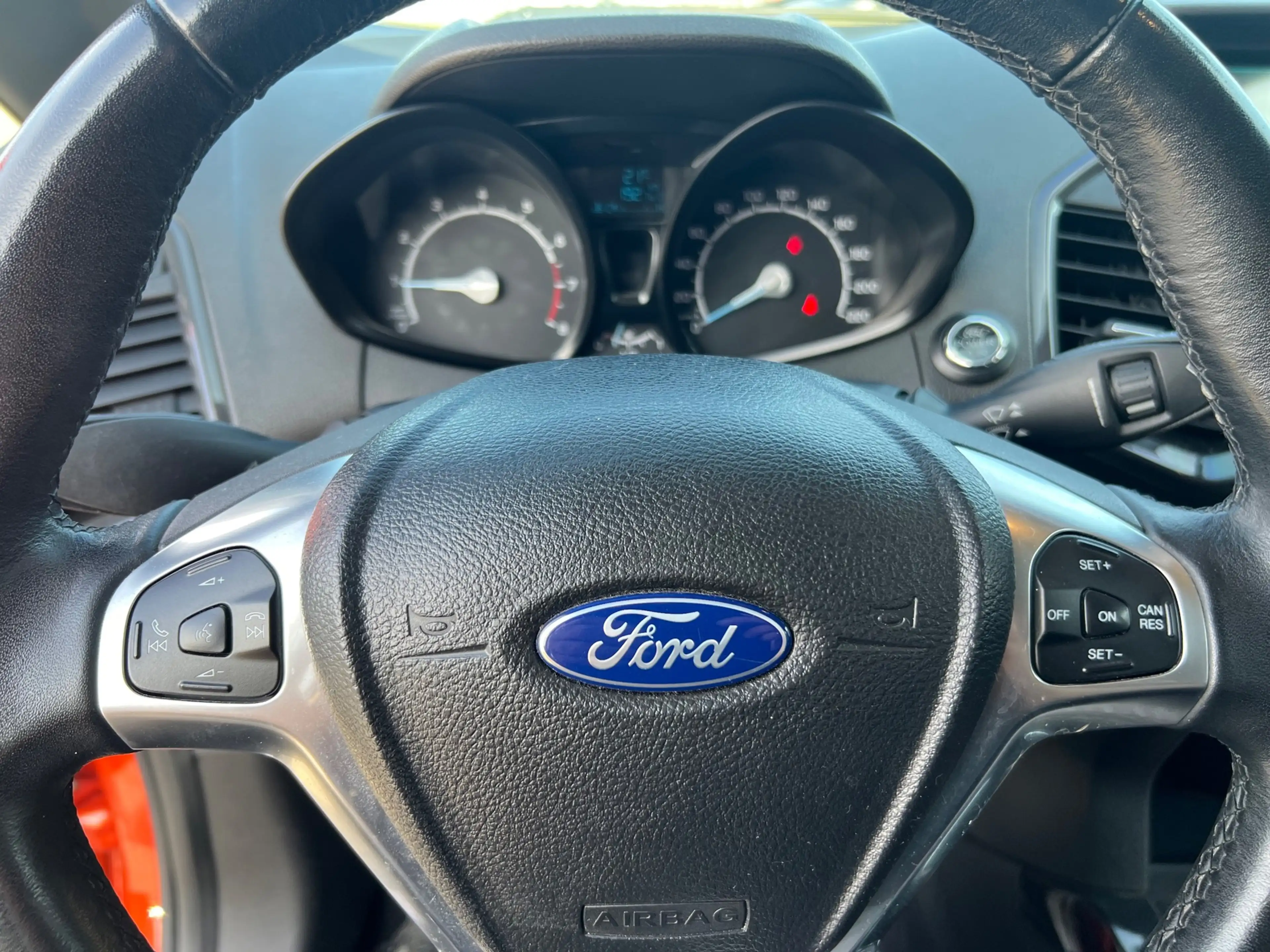 Ford EcoSport 1.0 EcoBoost Titanium — photo 10