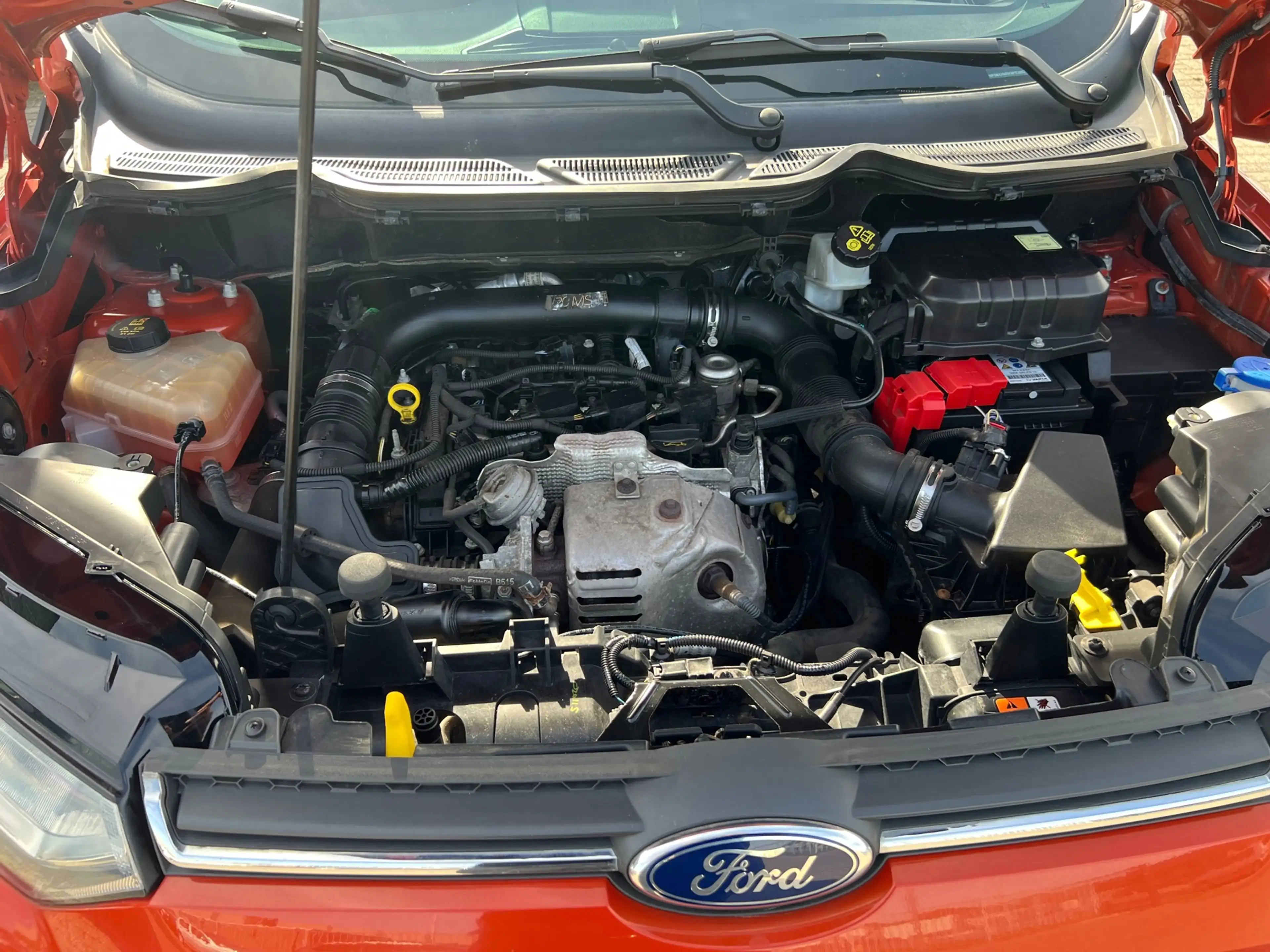 Ford EcoSport 1.0 EcoBoost Titanium — photo 14