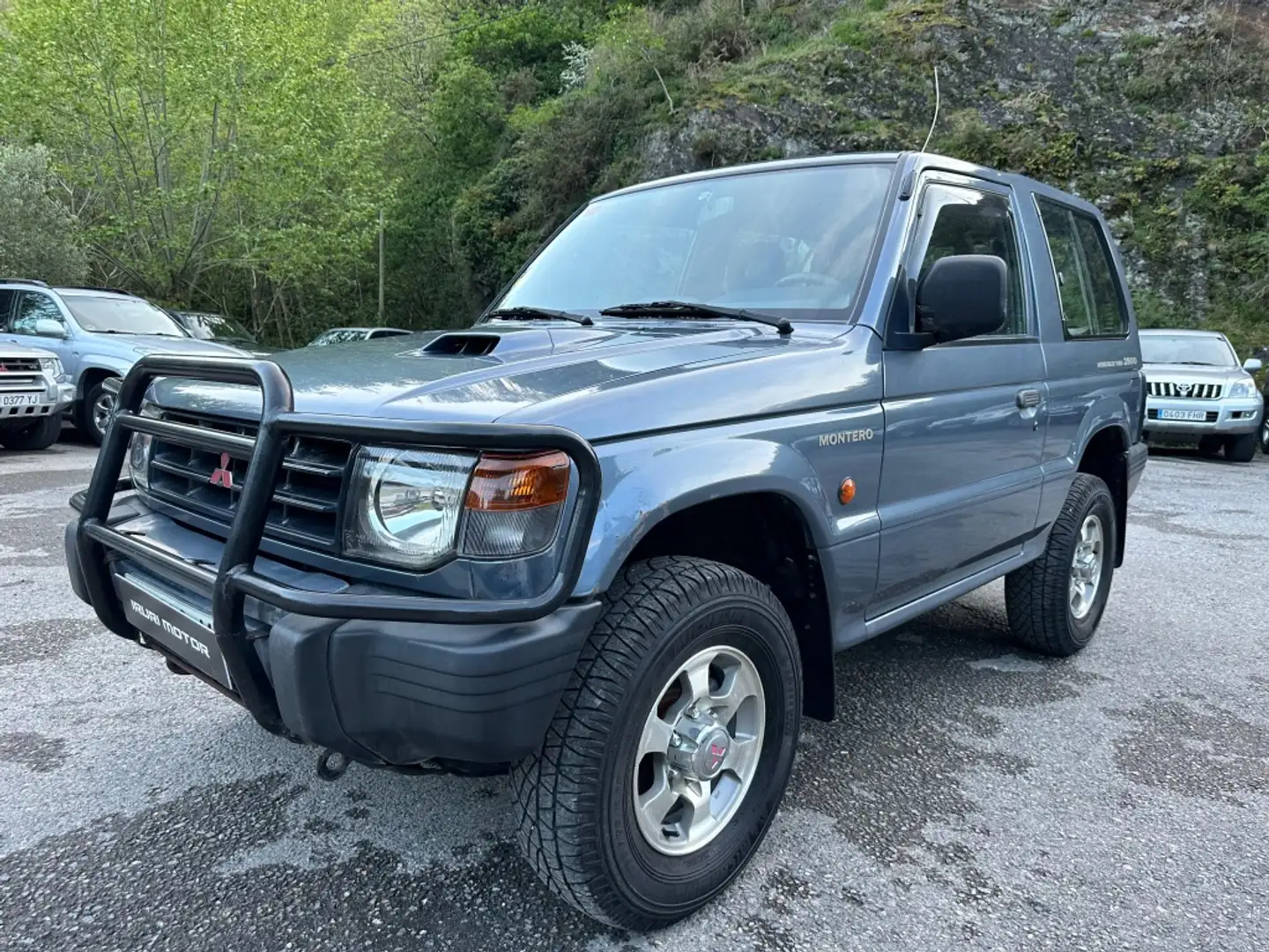 Mitsubishi Montero Corto 2.8 Tdi GLX Blauw - 2