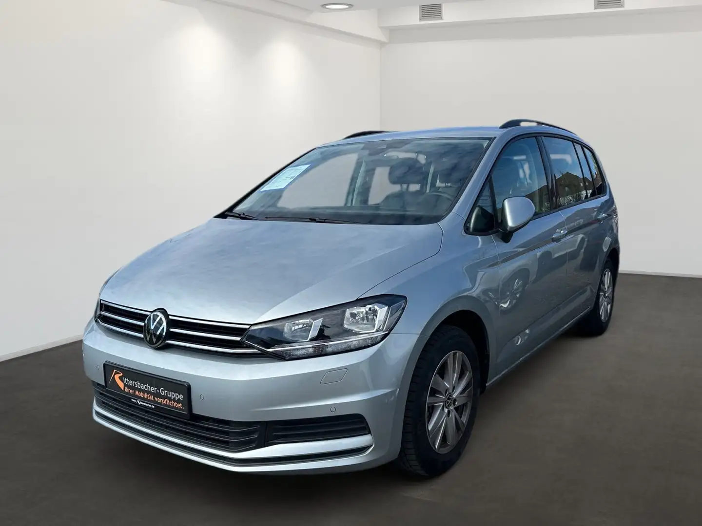 Volkswagen Touran 1.5 TSI Comfortline 7Sitze Navi DigitalCo Silber - 2
