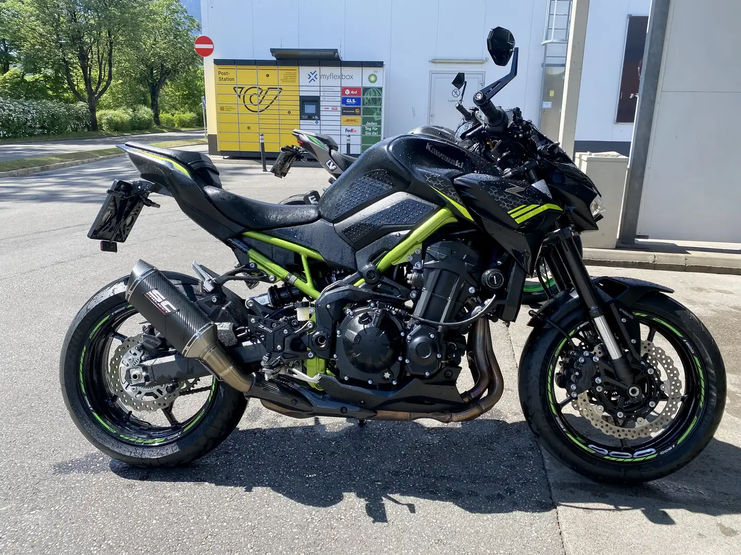 Kawasaki Z 900 Performance mit optionaler niedriger Sitzbank Schwarz - 2