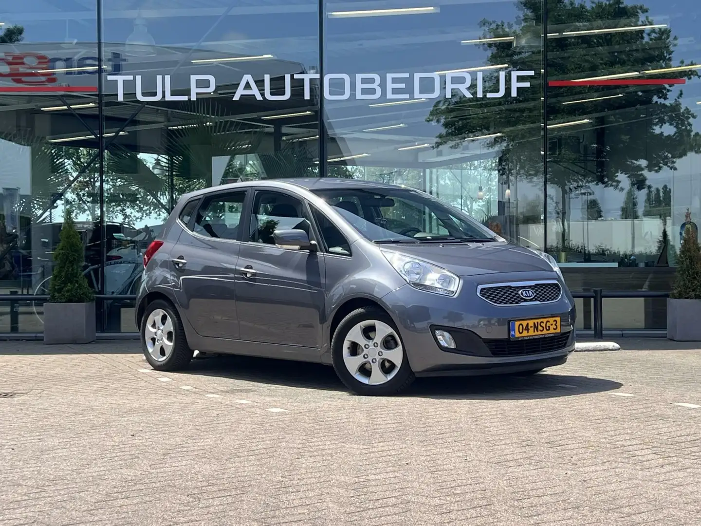 Kia Venga 1.6 CVVT X-ecutive Automaat Clima Cruise NAP Mooi! Grijs - 2