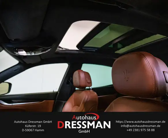 Maserati Levante view 11