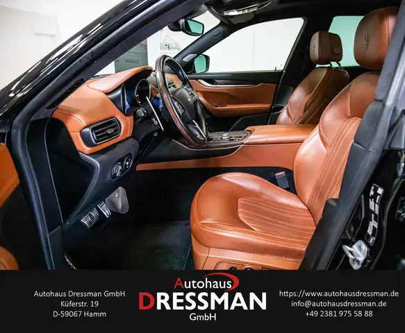 Maserati Levante view 10