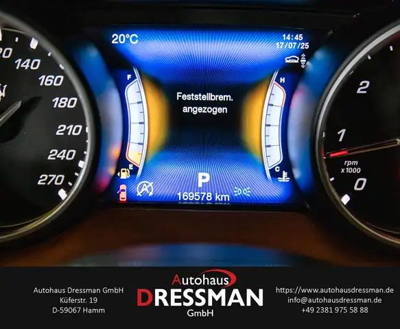 Maserati Levante view 20